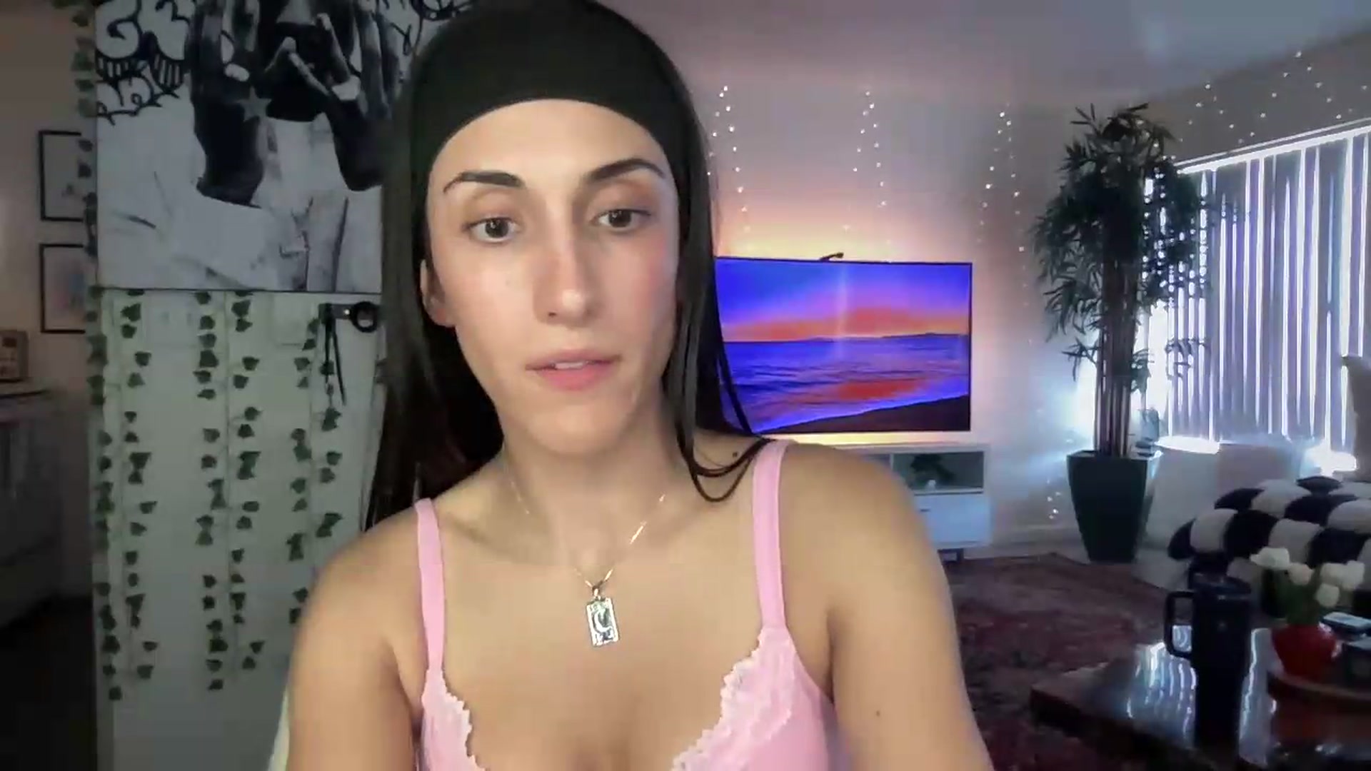 Gallery image thumbnail from LittlePersian's myfreecams stream on, 07/26/2026, 21:21 image 3 of 20