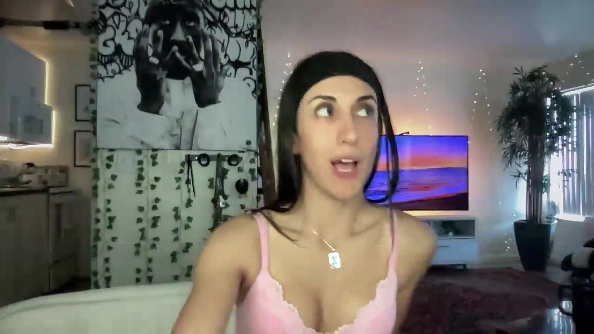 Gallery image thumbnail from LittlePersian's myfreecams stream on, 07/26/2026, 21:21 image 12 of 20