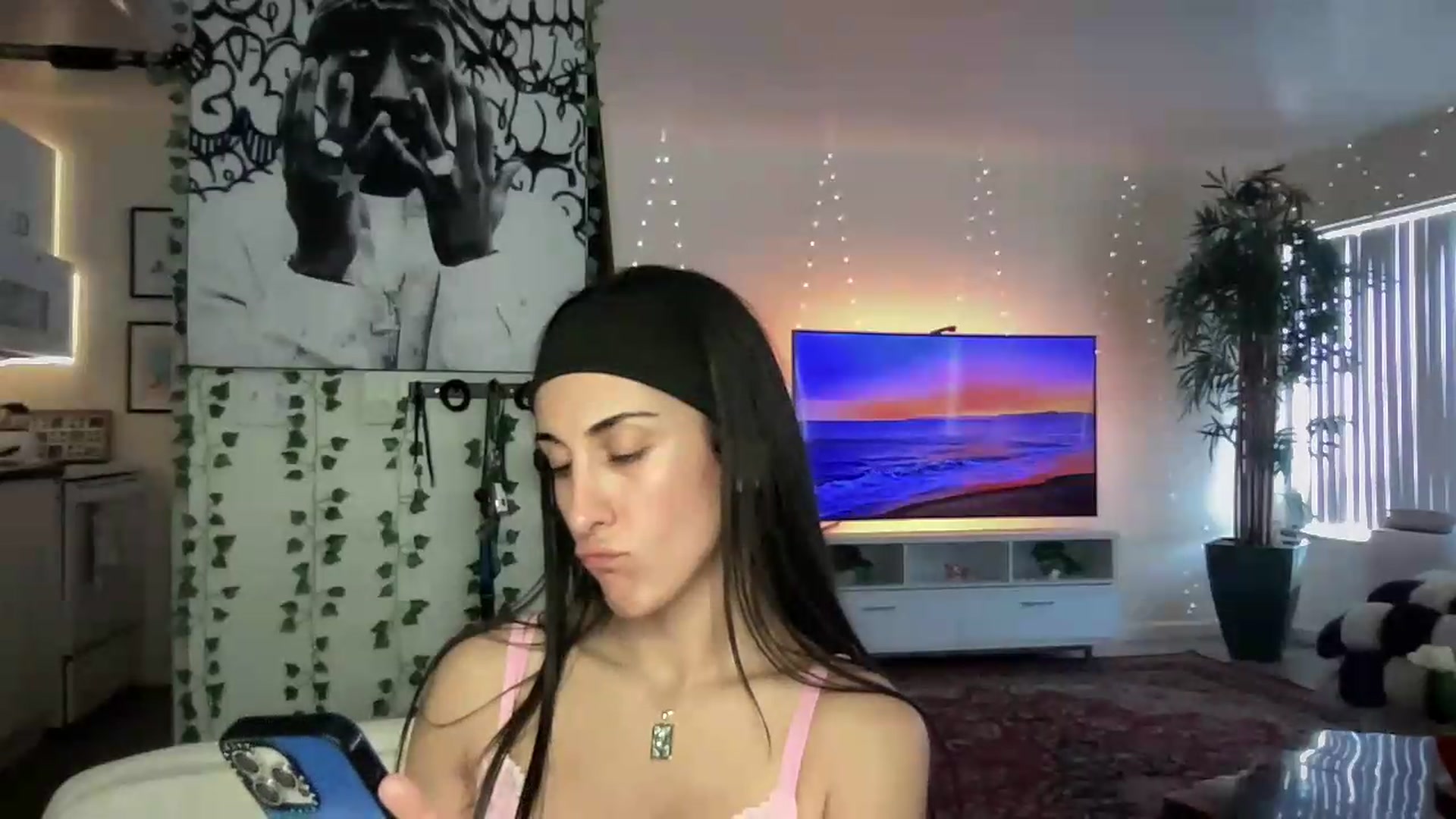 Gallery image thumbnail from LittlePersian's myfreecams stream on, 07/26/2026, 21:21 image 20 of 20