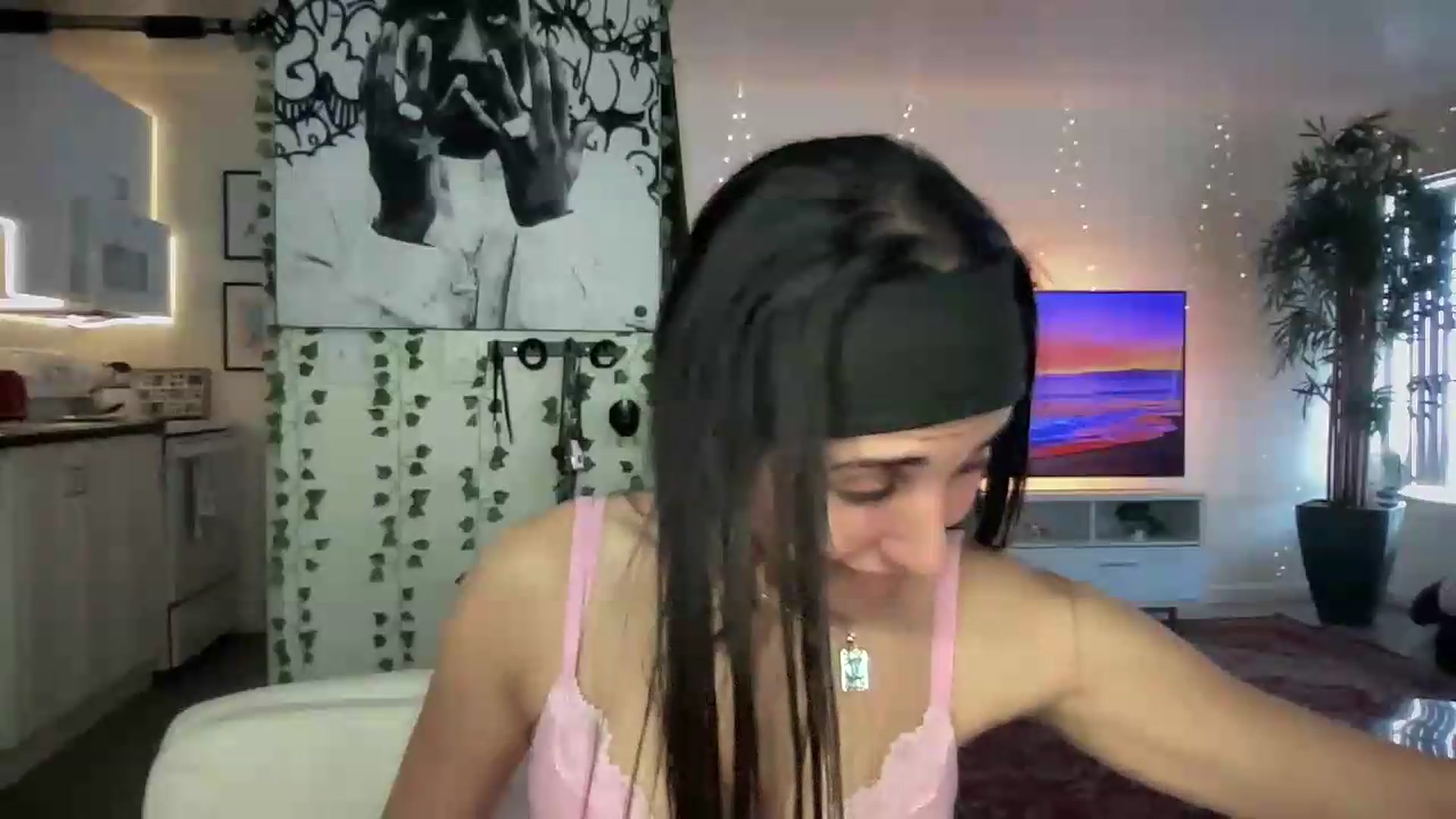 Gallery image thumbnail from LittlePersian's myfreecams stream on, 07/26/2026, 21:36 image 4 of 20