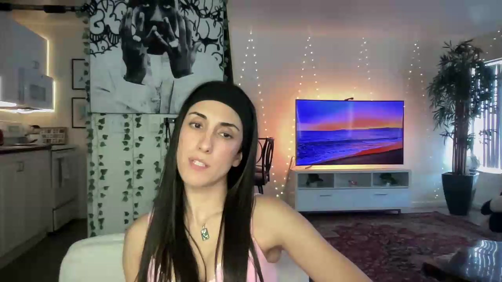 Gallery image thumbnail from LittlePersian's myfreecams stream on, 07/26/2026, 21:36 image 11 of 20