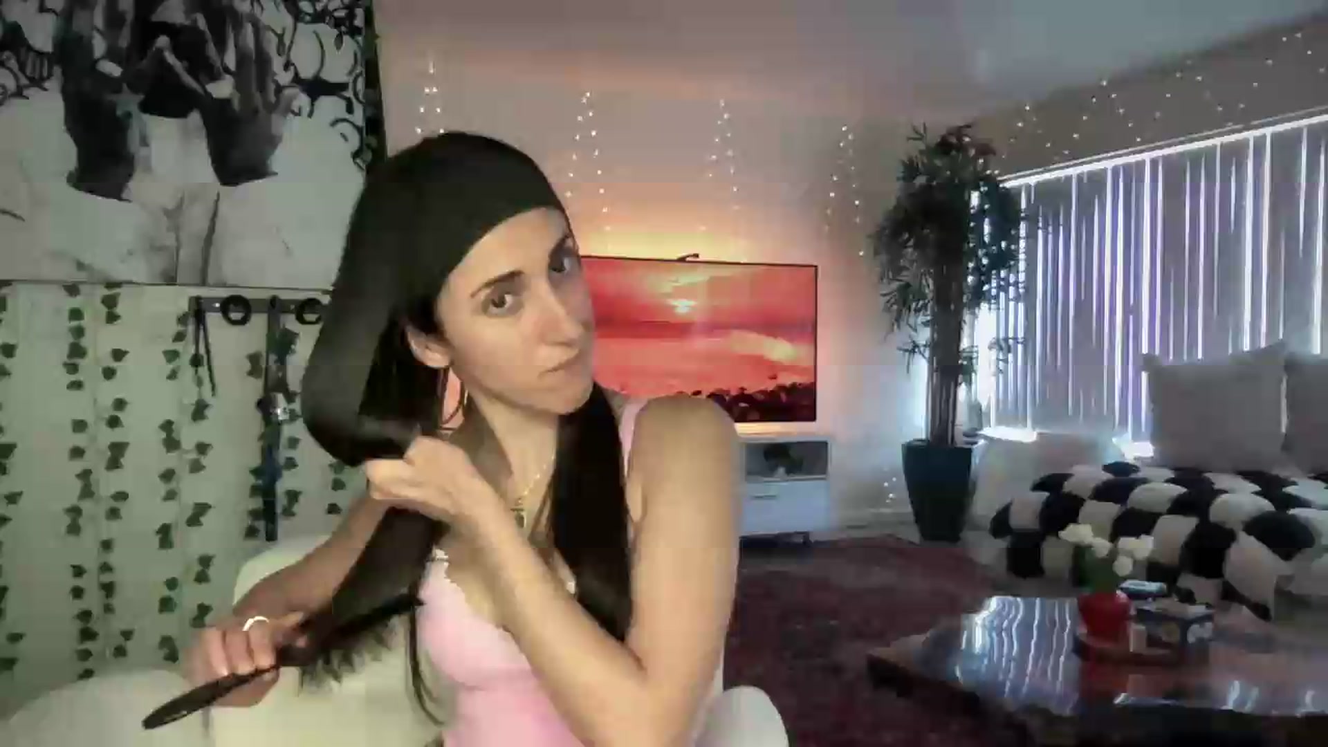 Gallery image thumbnail from LittlePersian's myfreecams stream on, 07/26/2026, 23:34 image 4 of 20