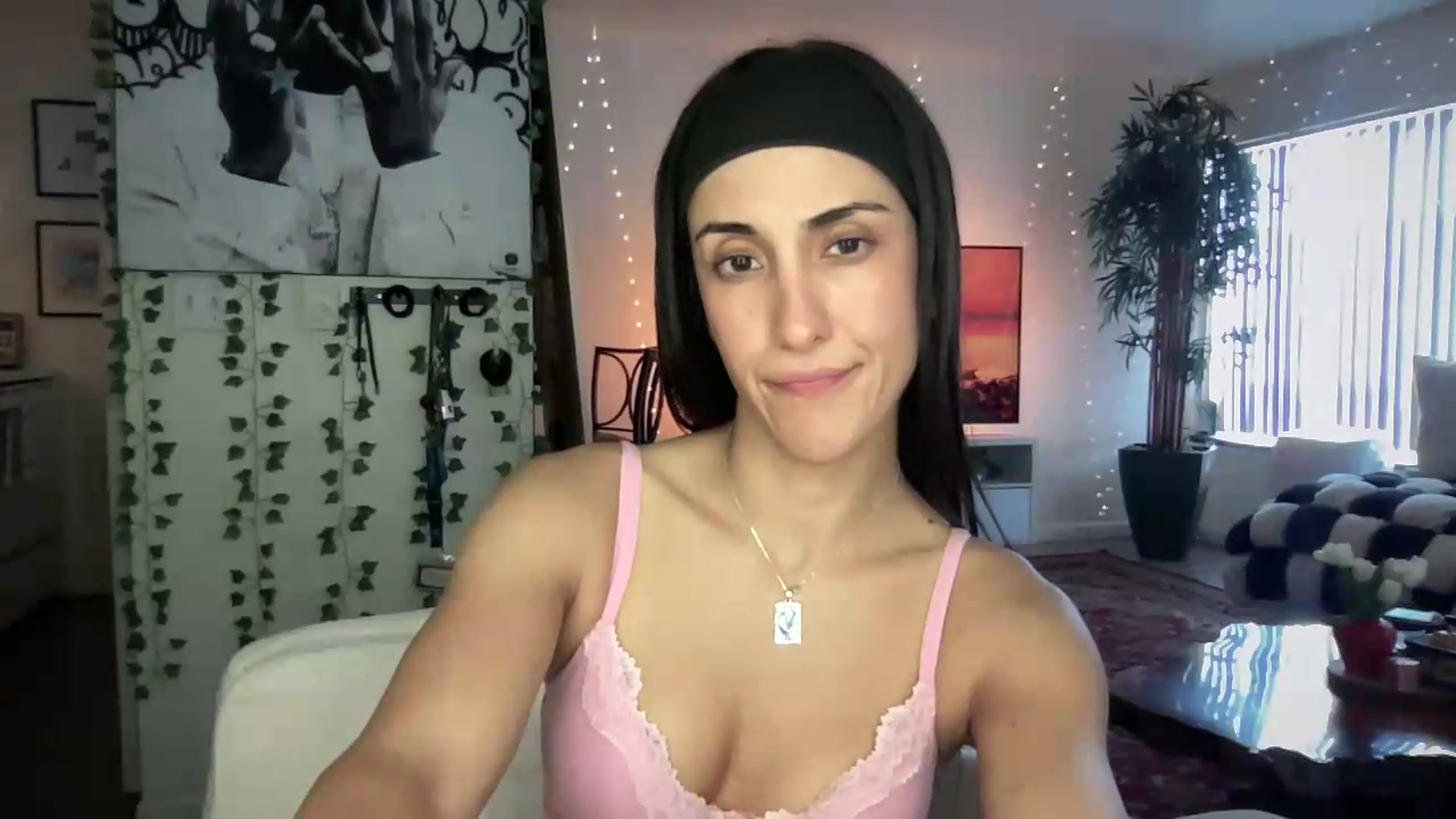 Gallery image thumbnail from LittlePersian's myfreecams stream on, 07/27/2026, 01:02 image 6 of 20