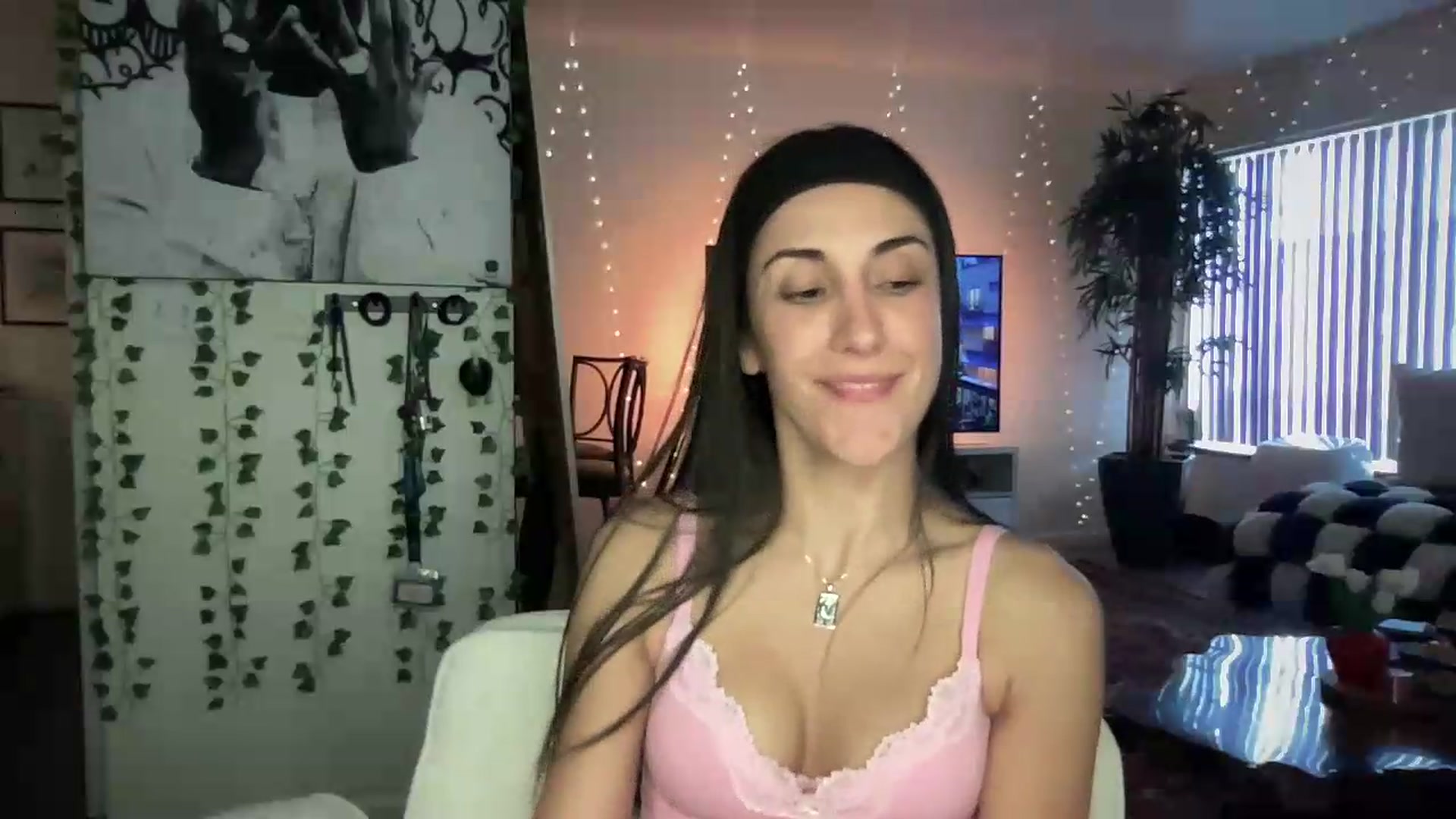 Gallery image thumbnail from LittlePersian's myfreecams stream on, 07/27/2026, 01:42 image 19 of 20