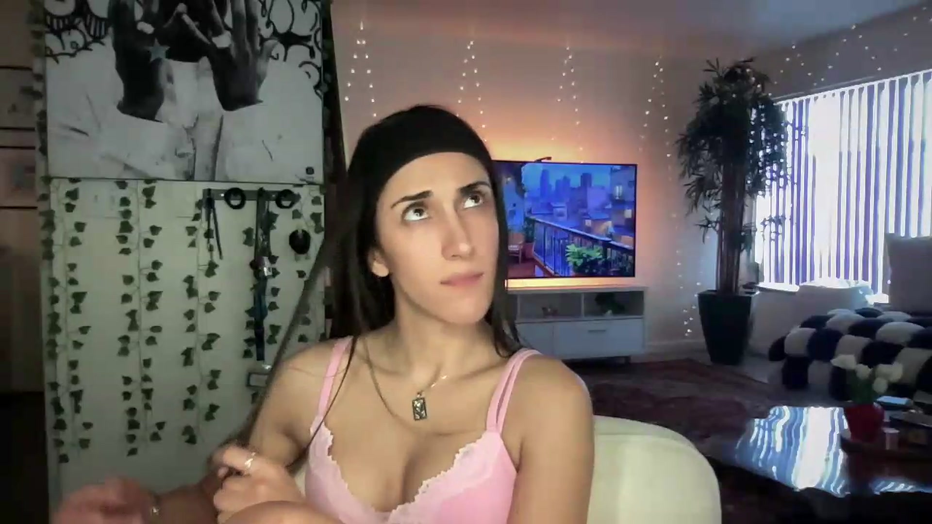 Gallery image thumbnail from LittlePersian's myfreecams stream on, 07/27/2026, 01:42 image 7 of 20