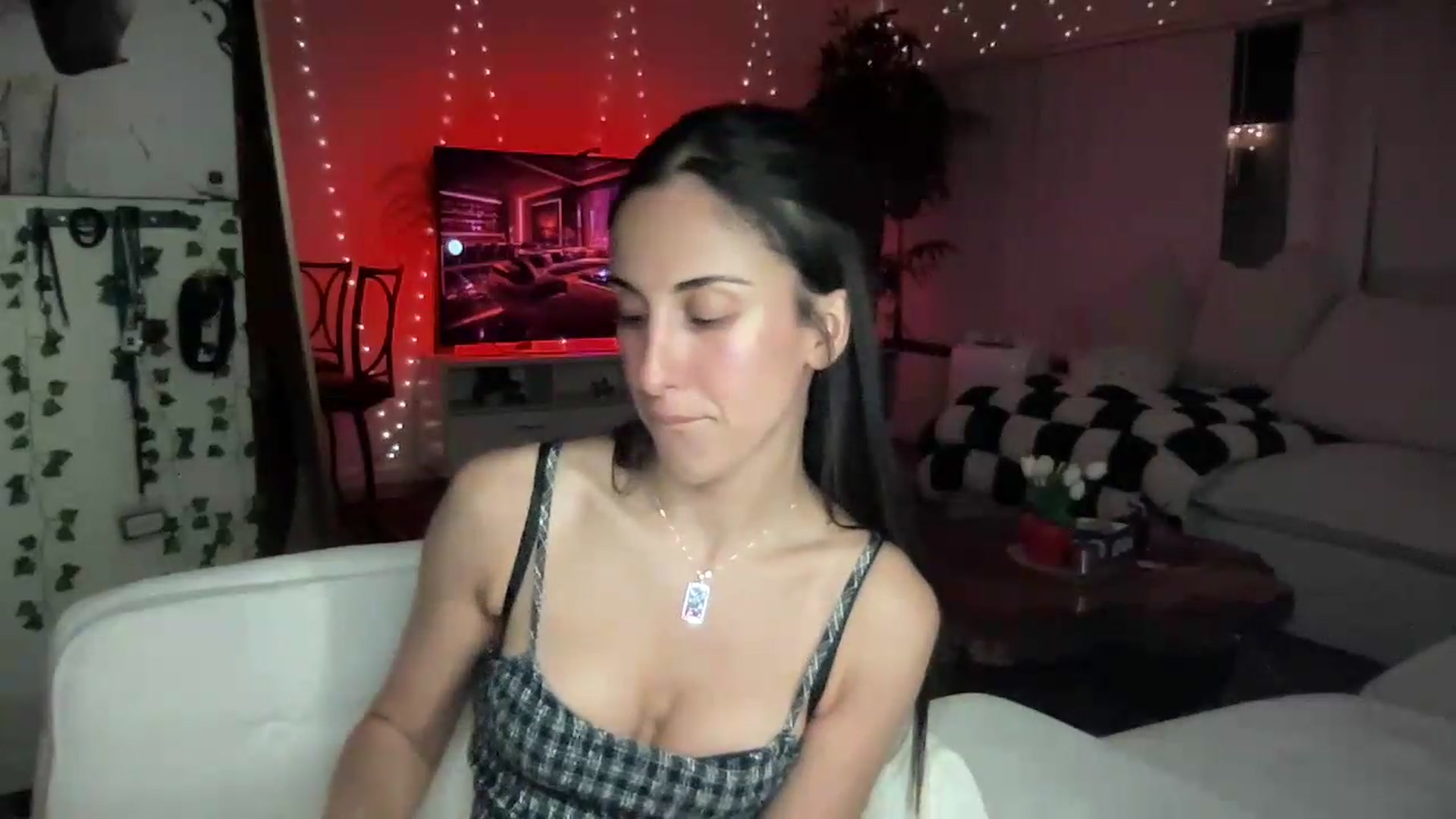 Gallery image thumbnail from LittlePersian's myfreecams stream on, 08/01/2026, 08:27 image 3 of 20