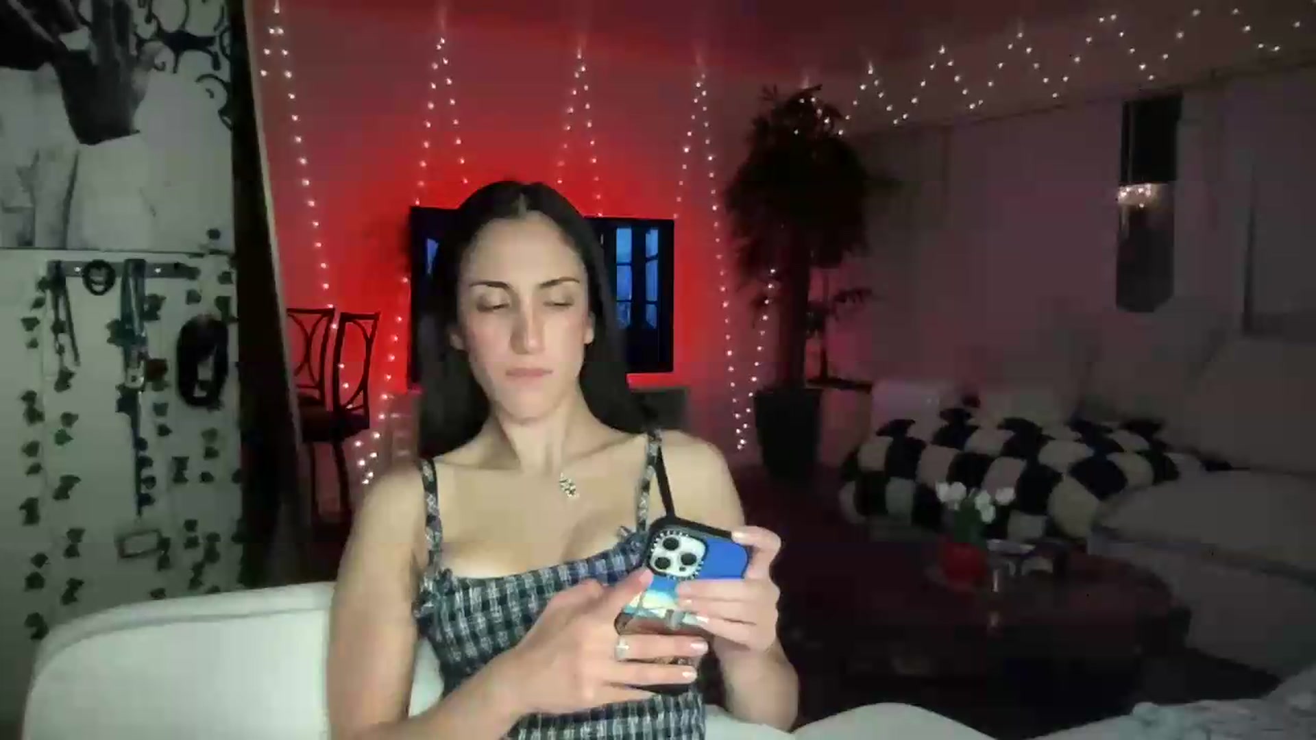 Gallery image thumbnail from LittlePersian's myfreecams stream on, 08/01/2026, 10:04 image 15 of 20