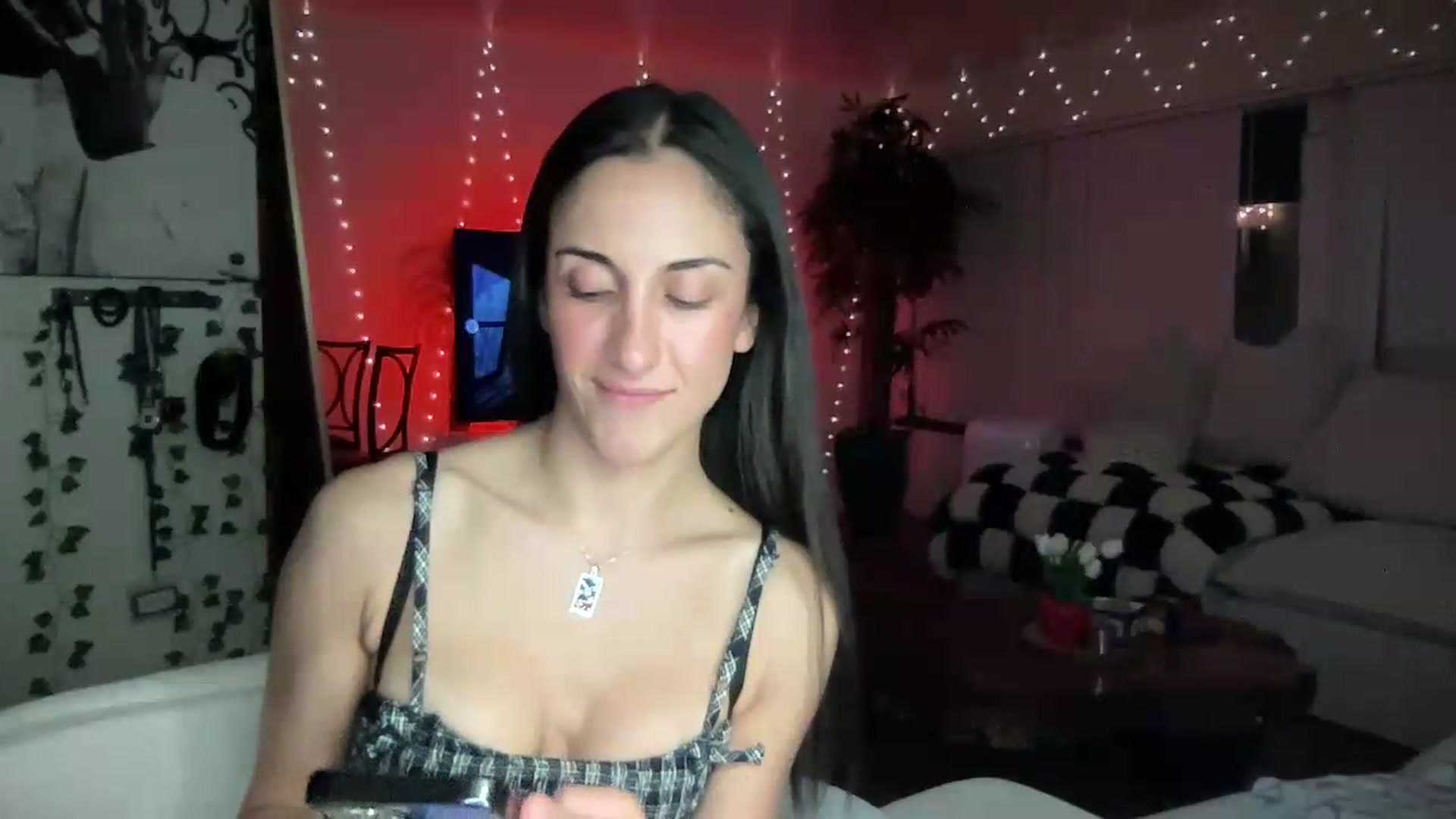 Gallery image thumbnail from LittlePersian's myfreecams stream on, 08/01/2026, 10:04 image 13 of 20