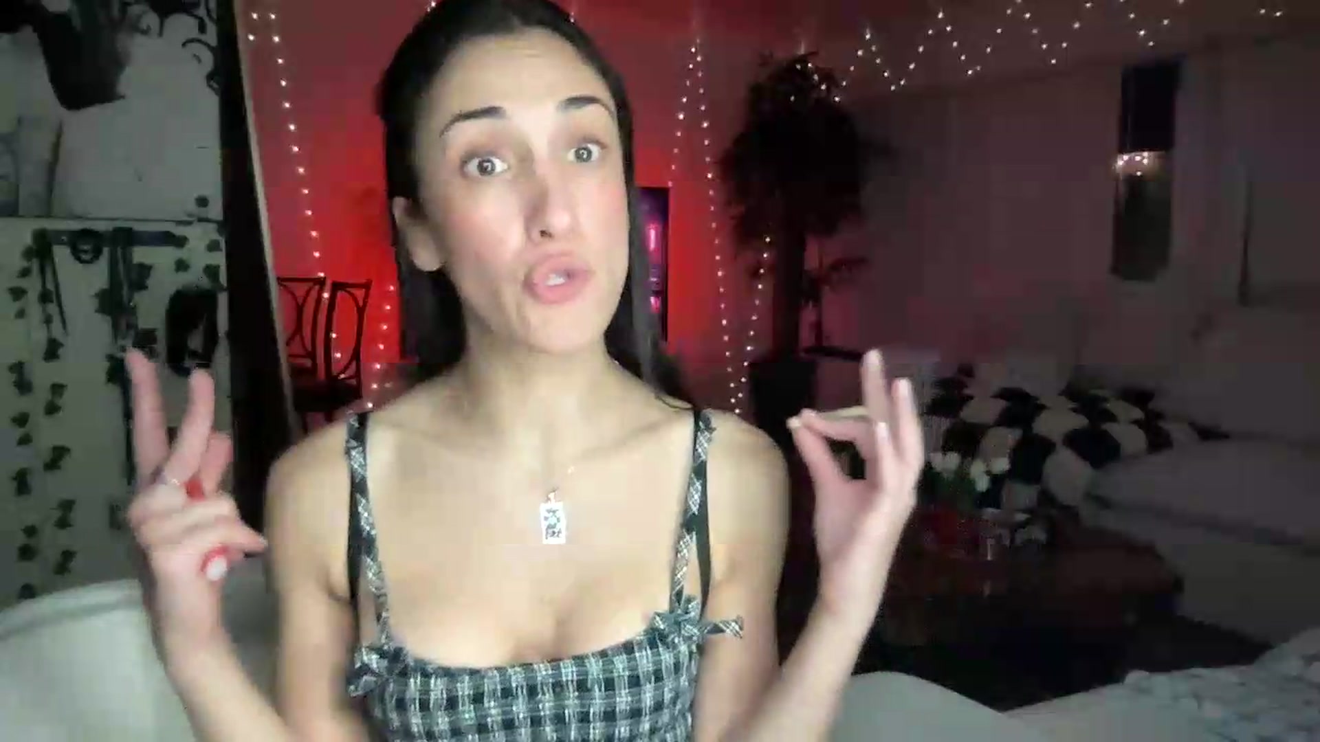 Gallery image thumbnail from LittlePersian's myfreecams stream on, 08/01/2026, 10:04 image 8 of 20