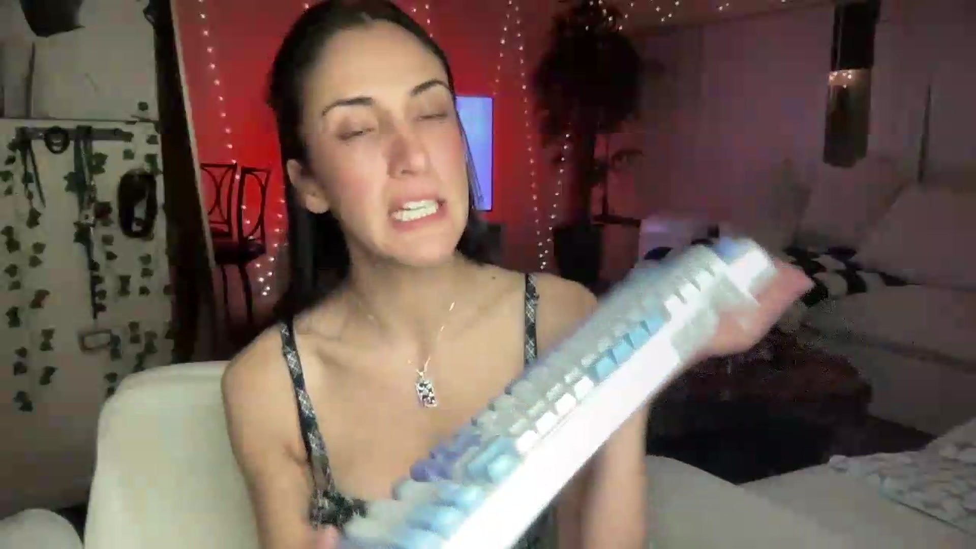 Gallery image thumbnail from LittlePersian's myfreecams stream on, 08/01/2026, 10:04 image 4 of 20