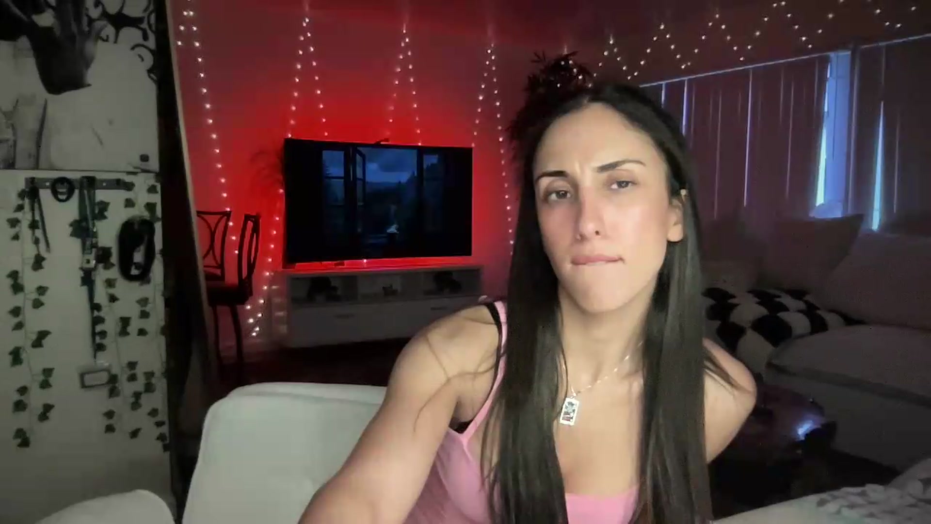 Gallery image thumbnail from LittlePersian's myfreecams stream on, 08/01/2026, 13:07 image 13 of 20