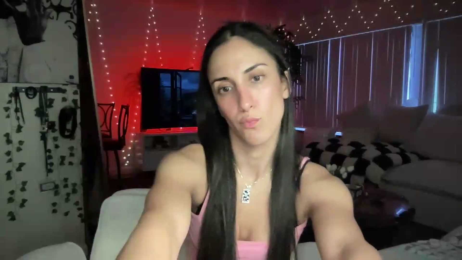 Gallery image thumbnail from LittlePersian's myfreecams stream on, 08/01/2026, 13:07 image 14 of 20