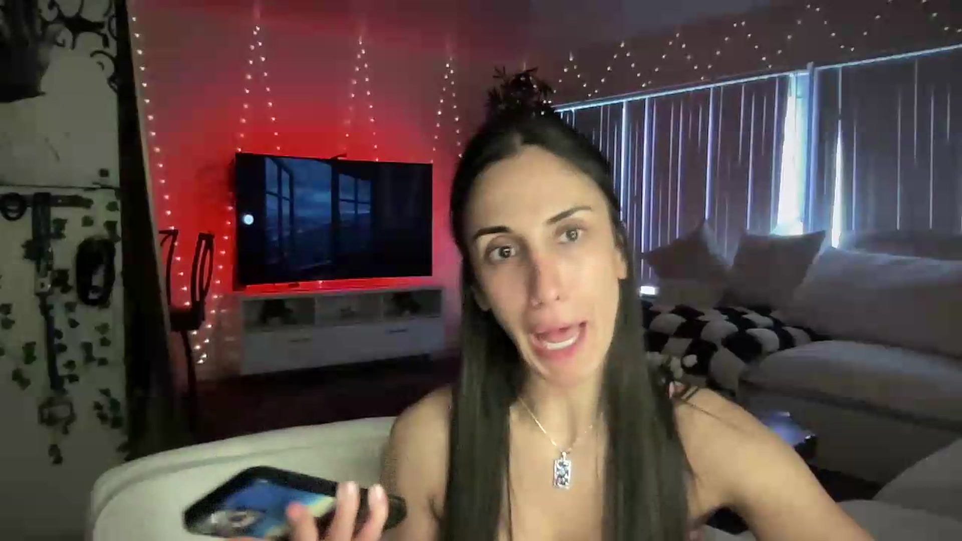 Gallery image thumbnail from LittlePersian's myfreecams stream on, 08/01/2026, 14:11 image 11 of 20