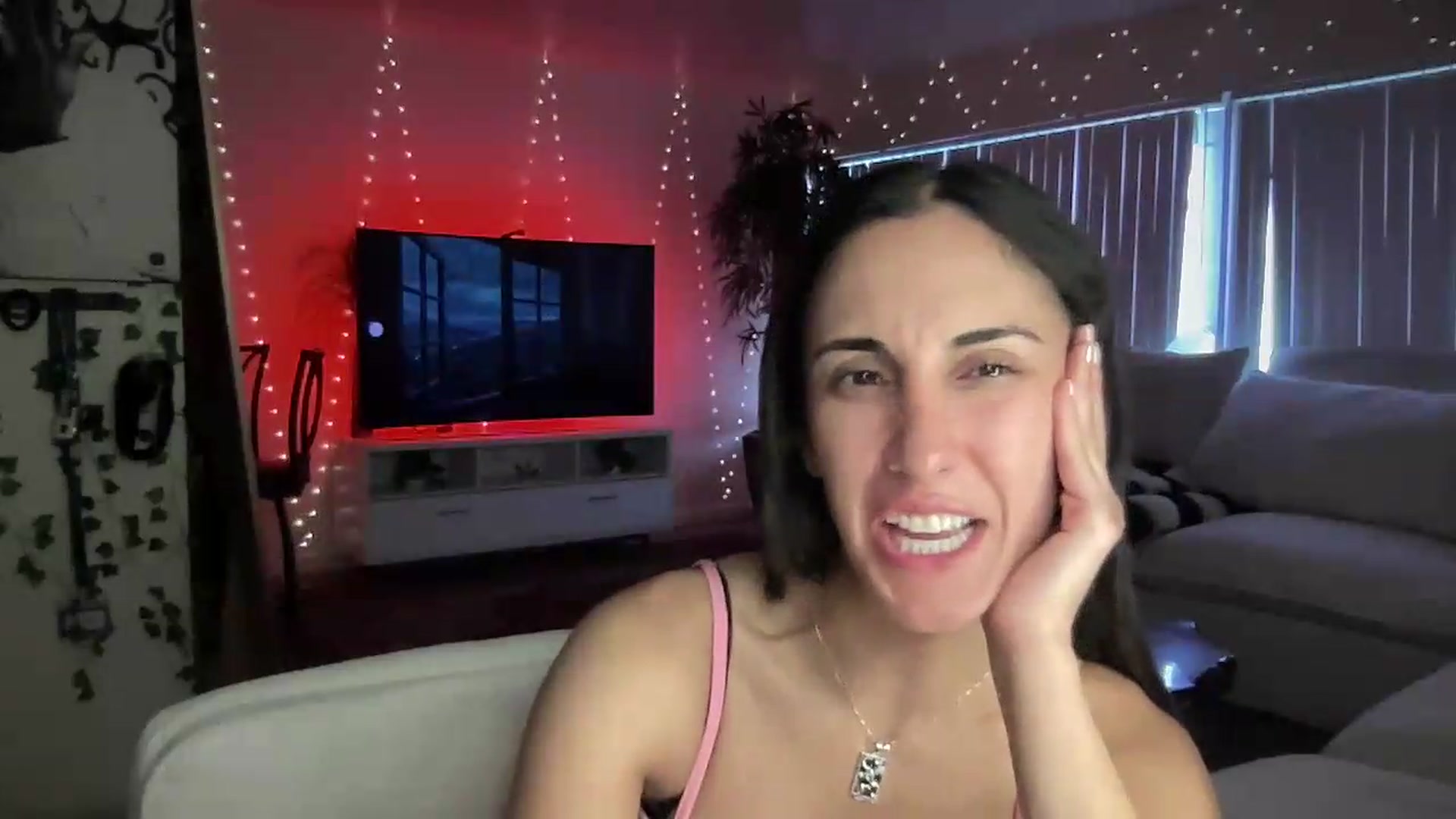 Gallery image thumbnail from LittlePersian's myfreecams stream on, 08/01/2026, 14:11 image 18 of 20