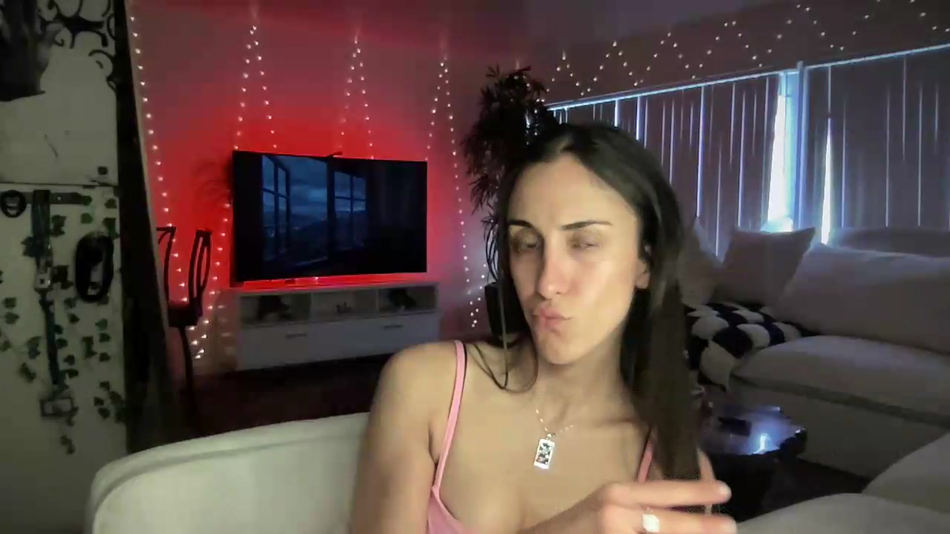 Gallery image thumbnail from LittlePersian's myfreecams stream on, 08/01/2026, 14:11 image 14 of 20