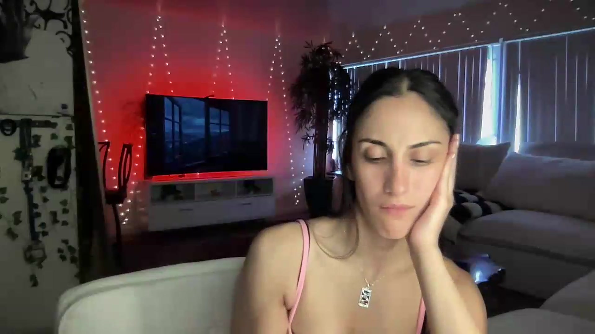 Gallery image thumbnail from LittlePersian's myfreecams stream on, 08/01/2026, 14:11 image 13 of 20