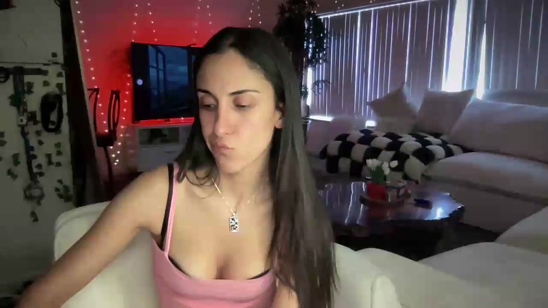 Gallery image thumbnail from LittlePersian's myfreecams stream on, 08/01/2026, 14:51 image 16 of 20