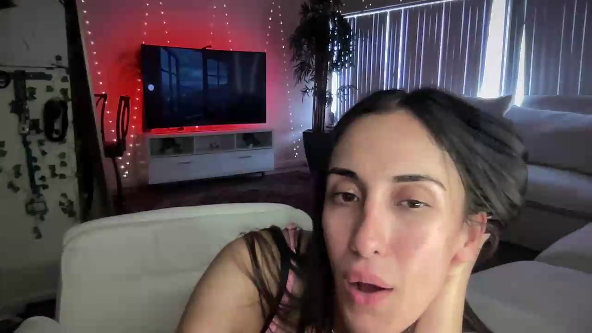 Gallery image thumbnail from LittlePersian's myfreecams stream on, 08/01/2026, 14:51 image 6 of 20