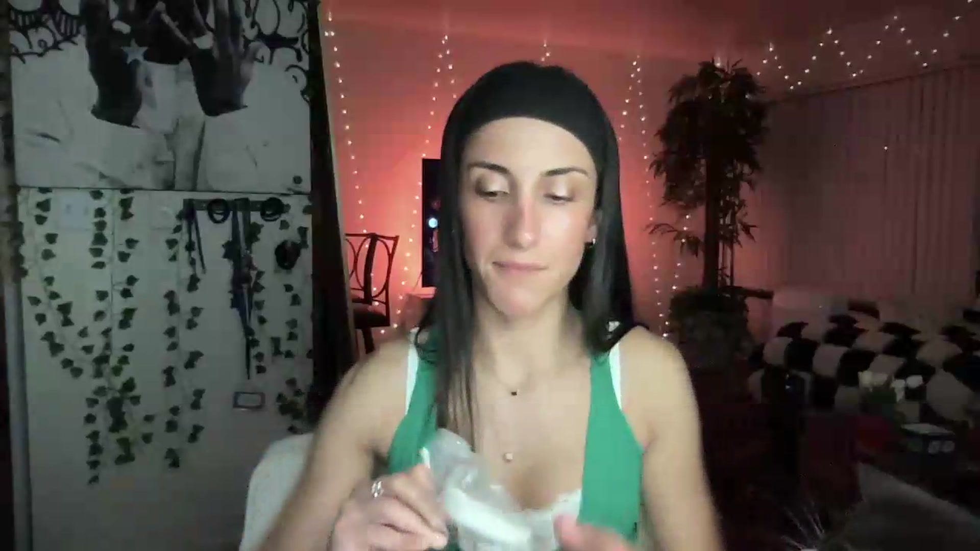 Gallery image thumbnail from LittlePersian's myfreecams stream on, 08/09/2026, 08:25 image 3 of 20