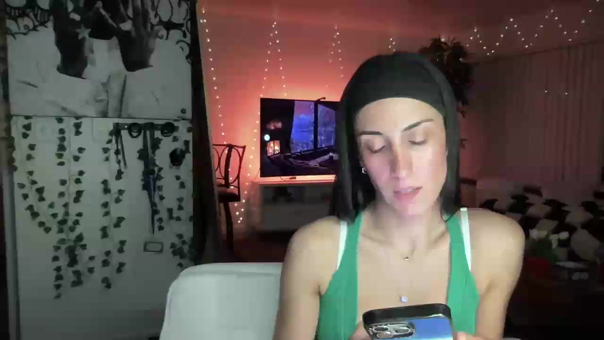 Gallery image thumbnail from LittlePersian's myfreecams stream on, 08/09/2026, 08:25 image 1 of 20