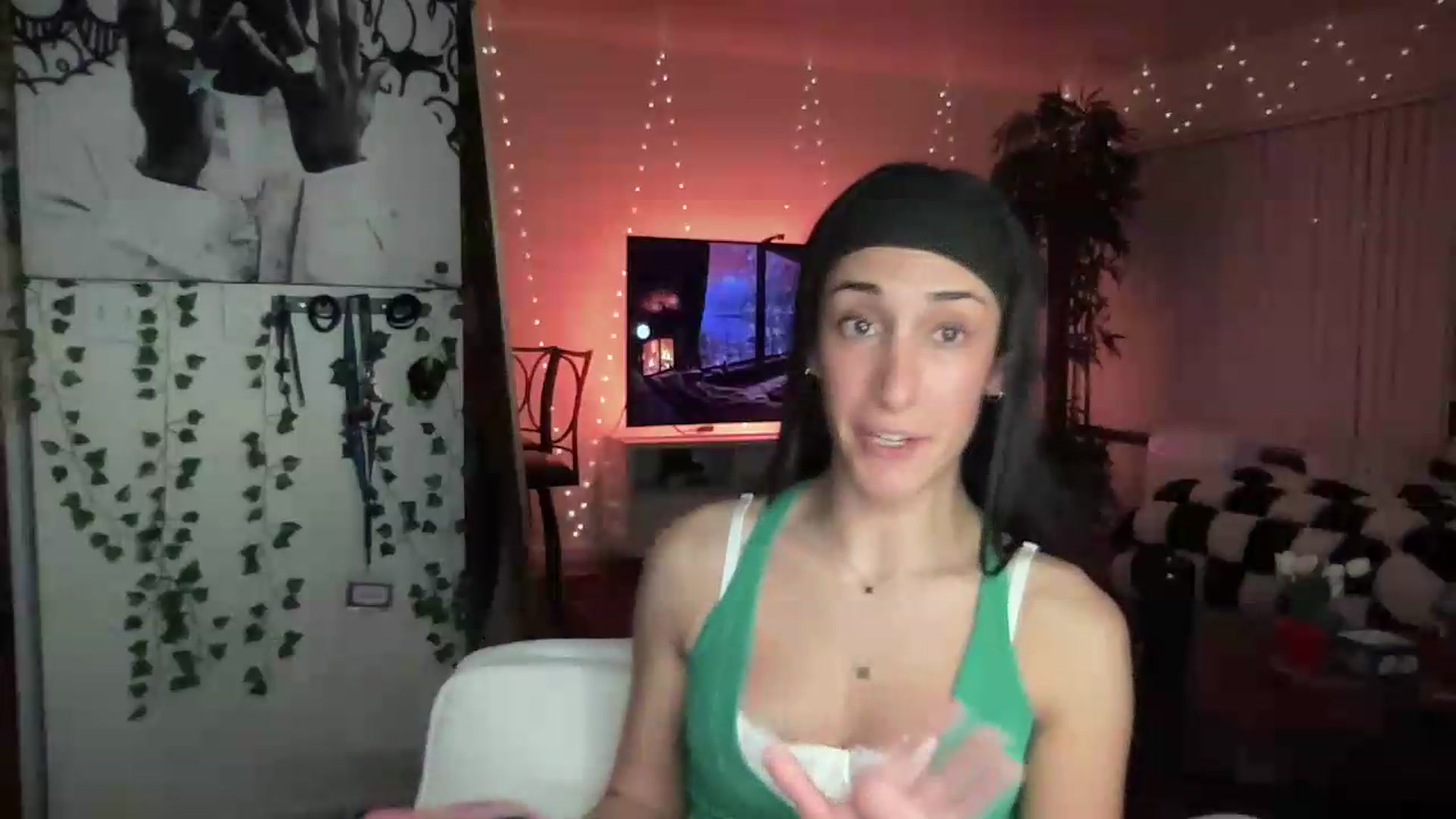 Gallery image thumbnail from LittlePersian's myfreecams stream on, 08/09/2026, 08:25 image 7 of 20