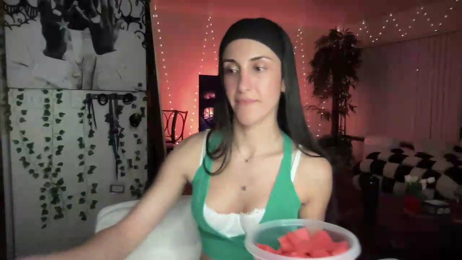 Gallery image thumbnail from LittlePersian's myfreecams stream on, 08/09/2026, 08:25 image 10 of 20