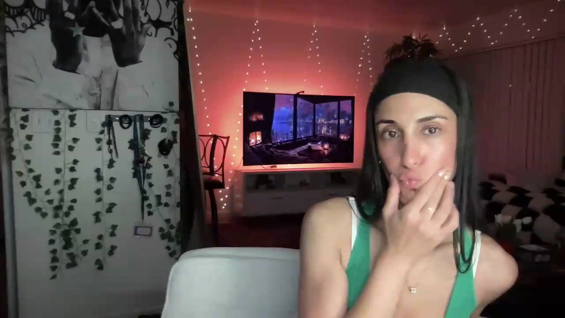 Gallery image thumbnail from LittlePersian's myfreecams stream on, 08/09/2026, 08:25 image 8 of 20