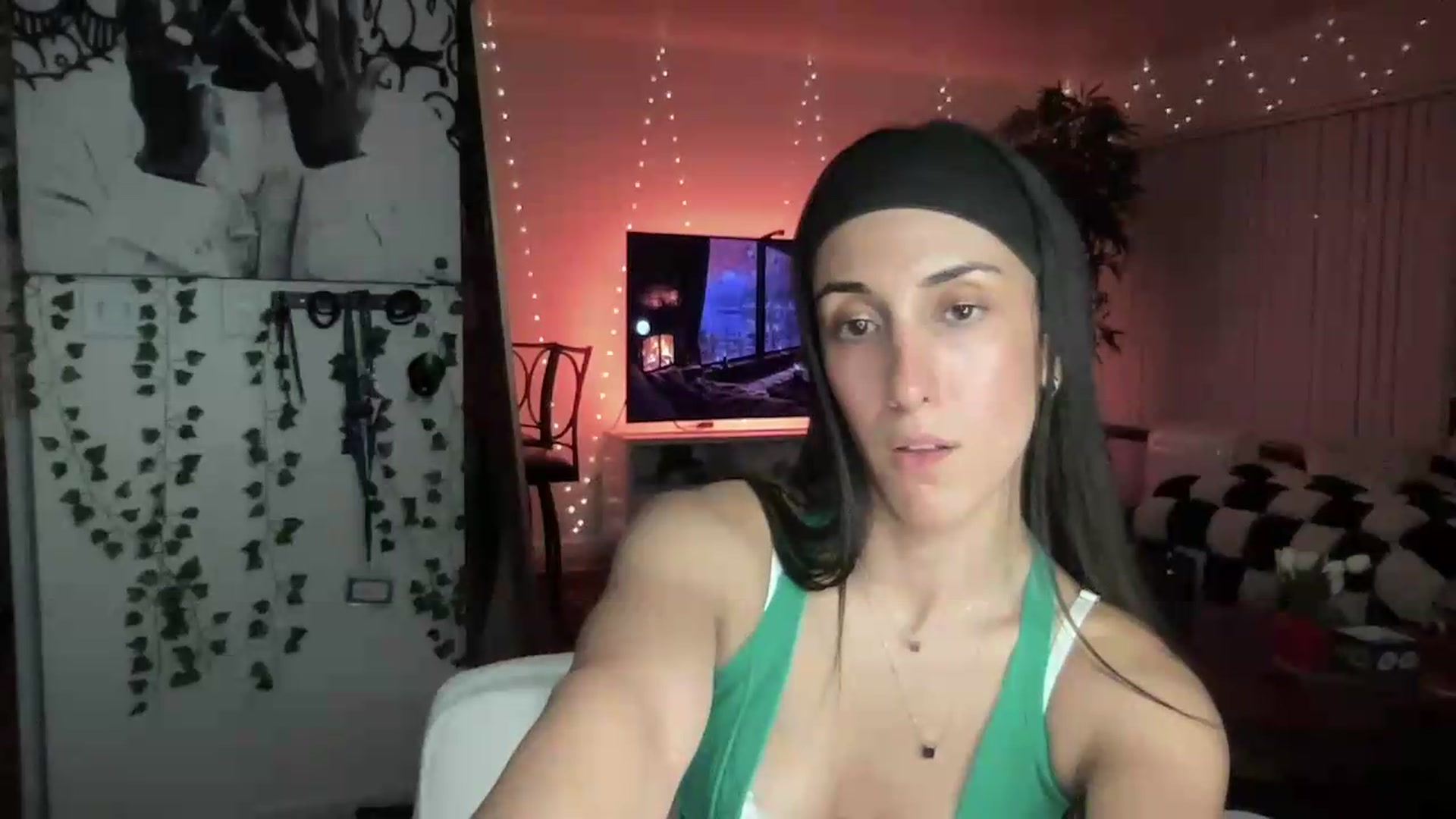 Gallery image thumbnail from LittlePersian's myfreecams stream on, 08/09/2026, 08:25 image 13 of 20