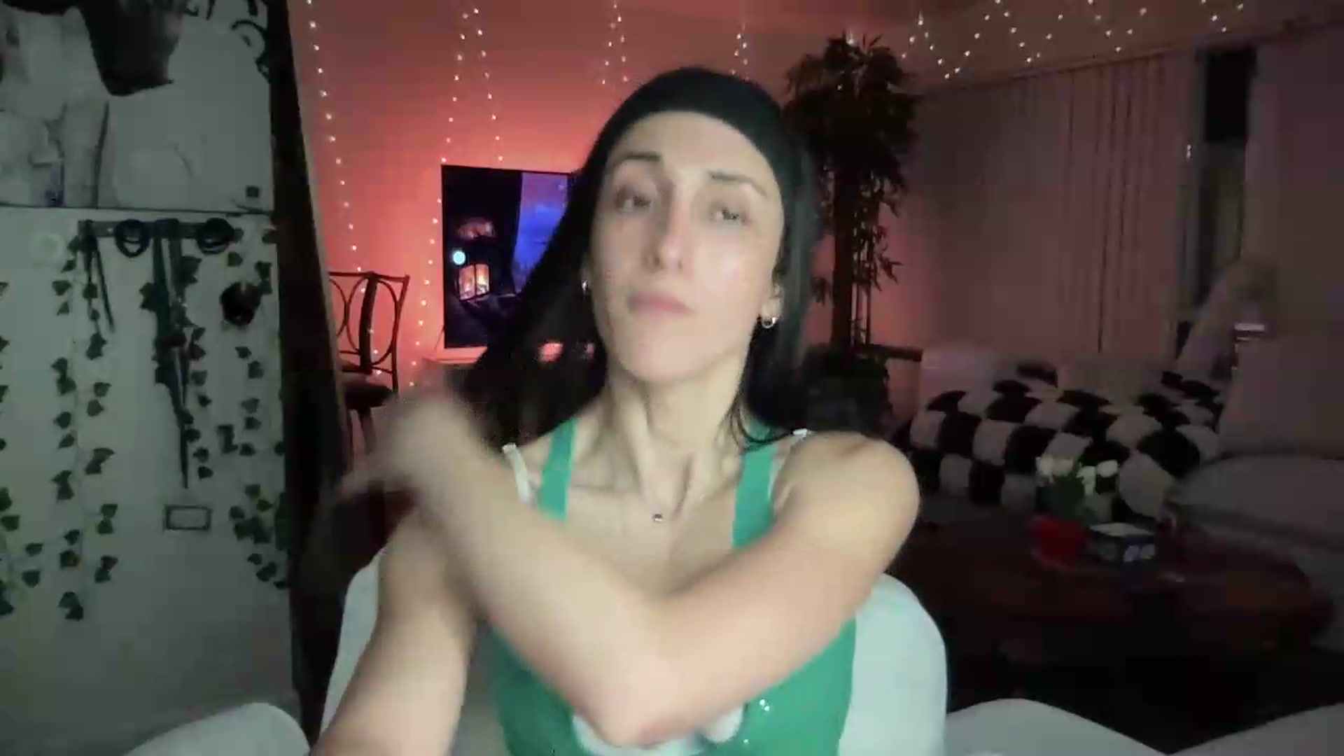 Gallery image thumbnail from LittlePersian's myfreecams stream on, 08/09/2026, 08:59 image 17 of 20