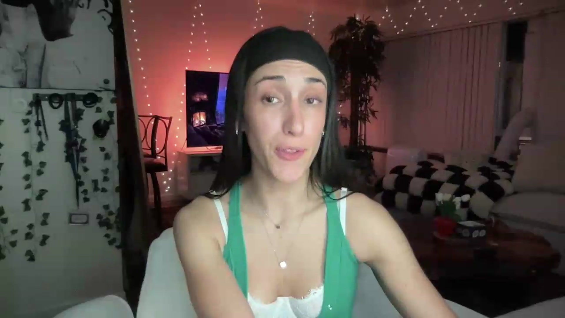 Gallery image thumbnail from LittlePersian's myfreecams stream on, 08/09/2026, 08:59 image 18 of 20