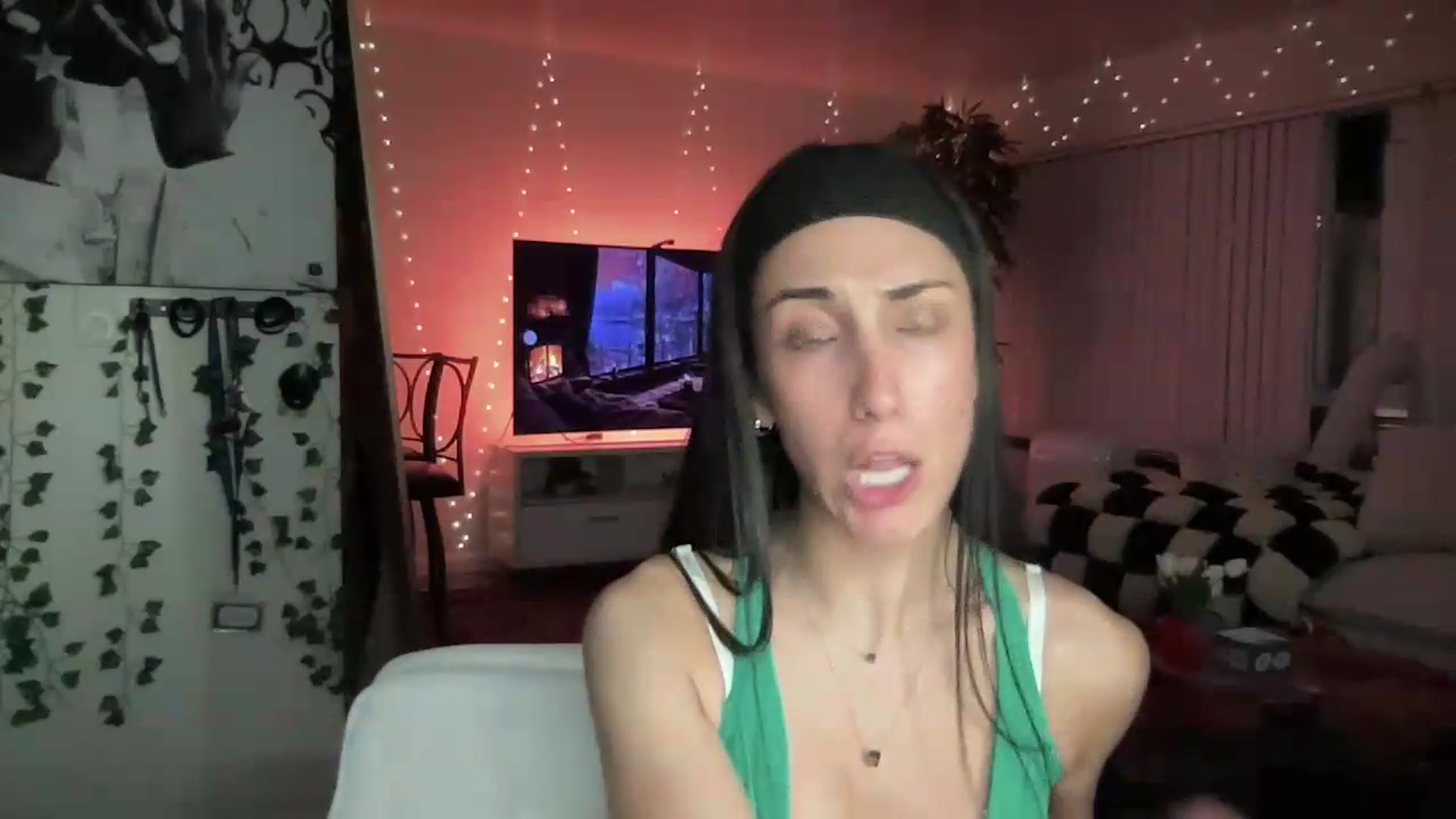 Gallery image thumbnail from LittlePersian's myfreecams stream on, 08/09/2026, 08:59 image 10 of 20
