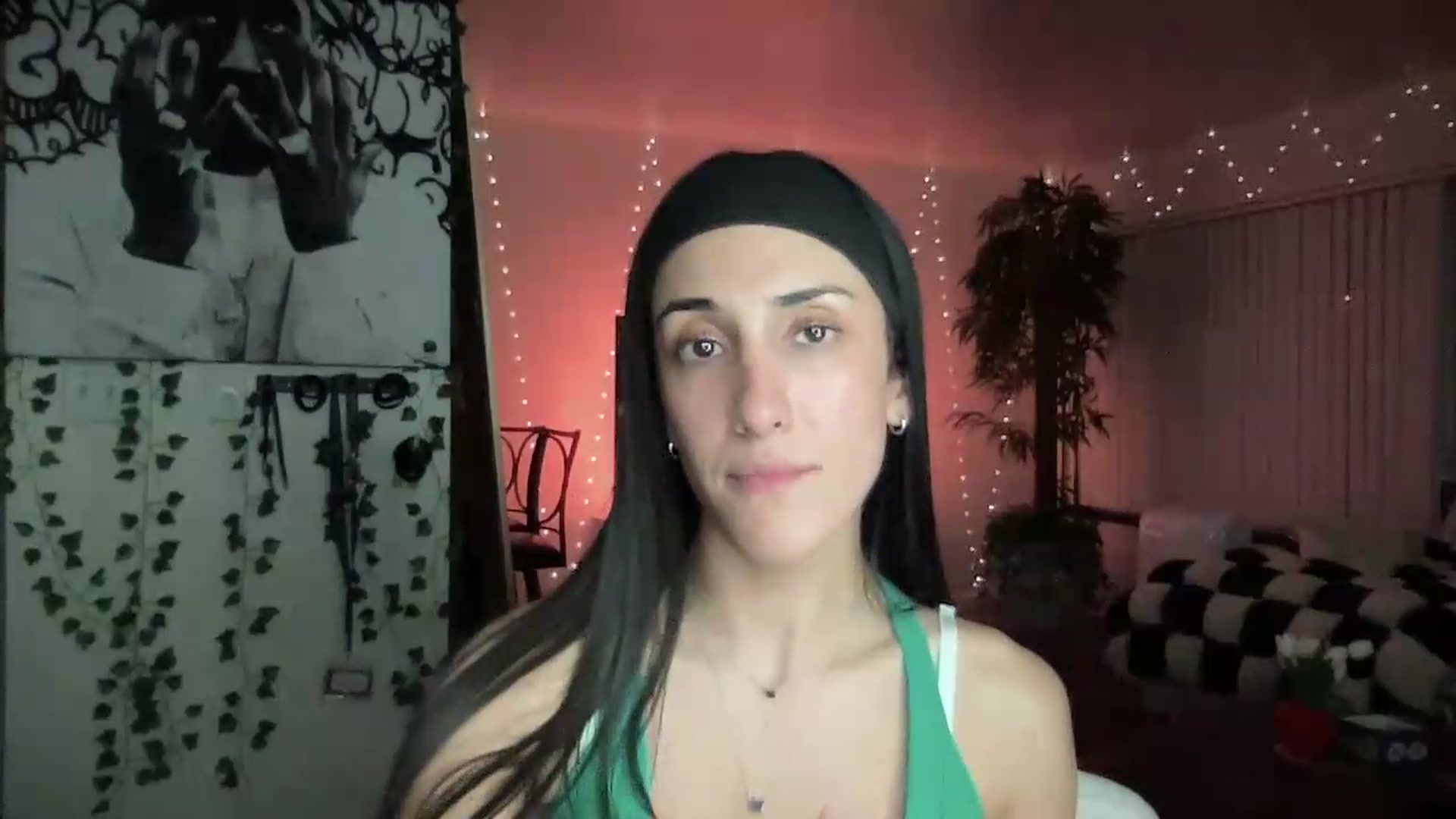 Gallery image thumbnail from LittlePersian's myfreecams stream on, 08/09/2026, 08:59 image 6 of 20