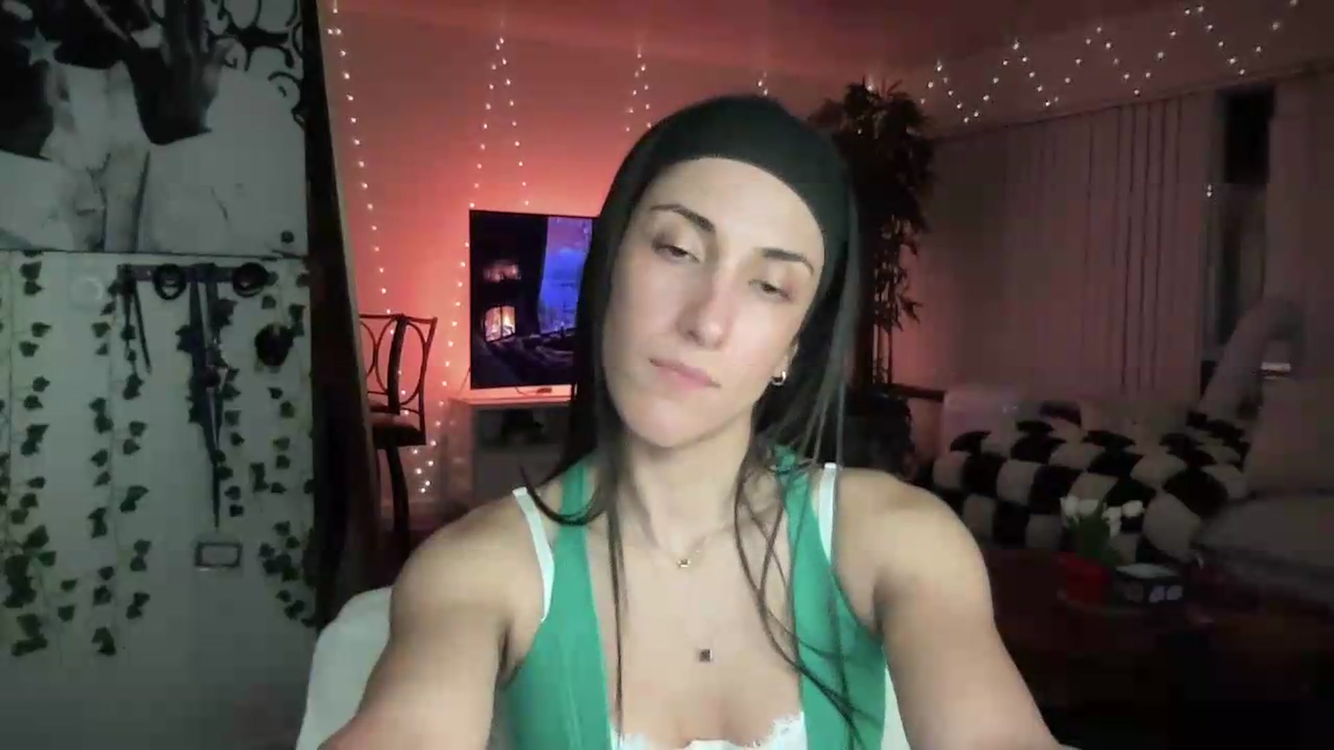Gallery image thumbnail from LittlePersian's myfreecams stream on, 08/09/2026, 08:59 image 12 of 20