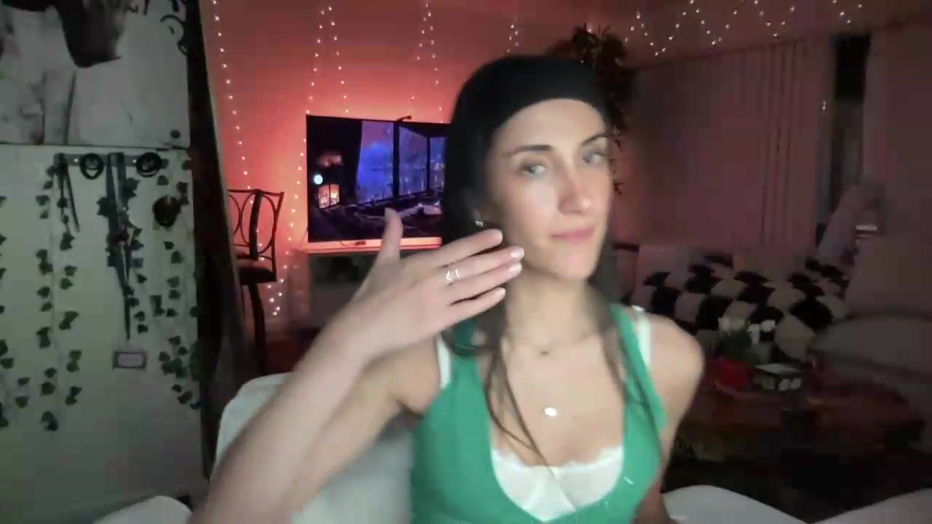 Gallery image thumbnail from LittlePersian's myfreecams stream on, 08/09/2026, 08:59 image 15 of 20