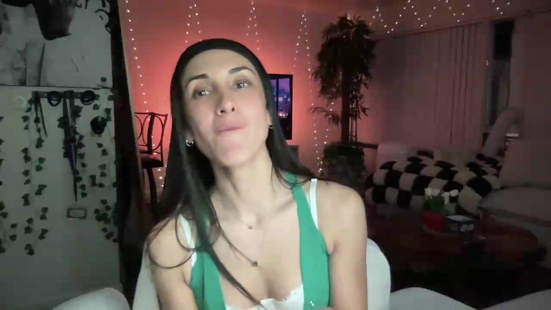 Gallery image thumbnail from LittlePersian's myfreecams stream on, 08/09/2026, 08:59 image 16 of 20