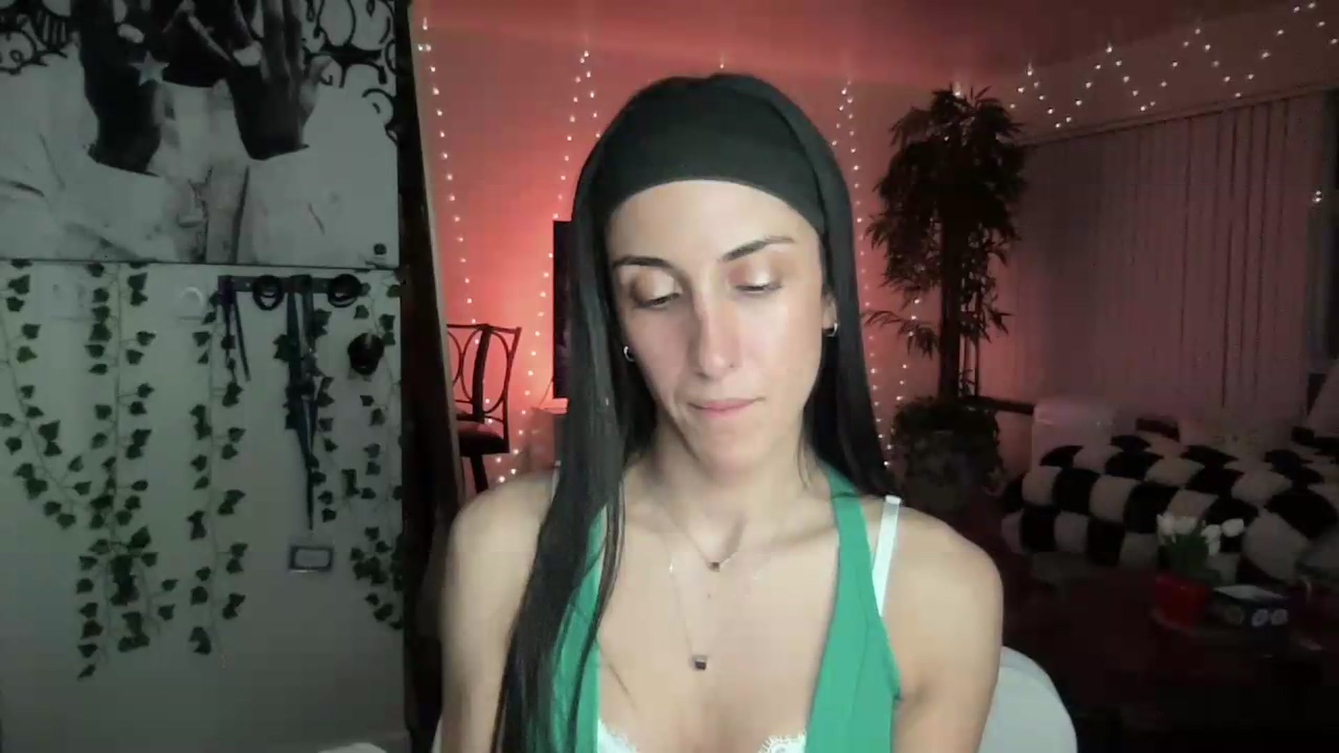 Gallery image thumbnail from LittlePersian's myfreecams stream on, 08/09/2026, 08:59 image 7 of 20