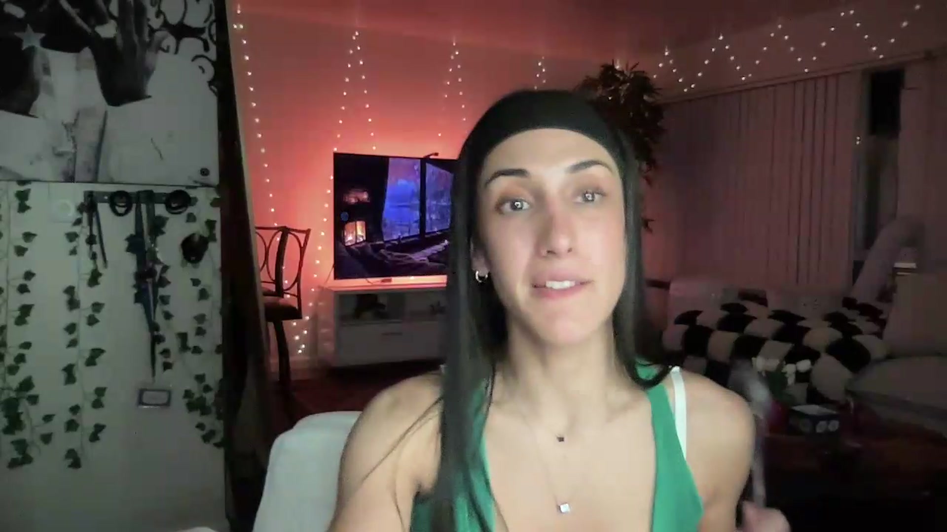 Gallery image thumbnail from LittlePersian's myfreecams stream on, 08/09/2026, 08:59 image 9 of 20