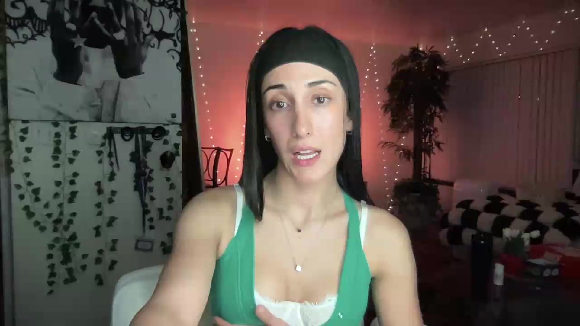 Gallery image thumbnail from LittlePersian's myfreecams stream on, 08/09/2026, 11:23 image 17 of 20