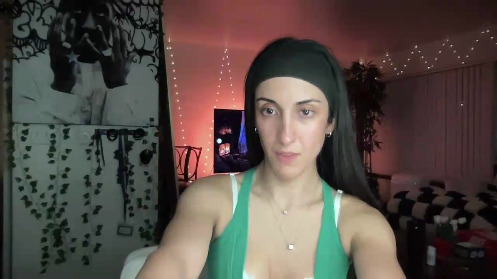 Gallery image thumbnail from LittlePersian's myfreecams stream on, 08/09/2026, 11:23 image 8 of 20