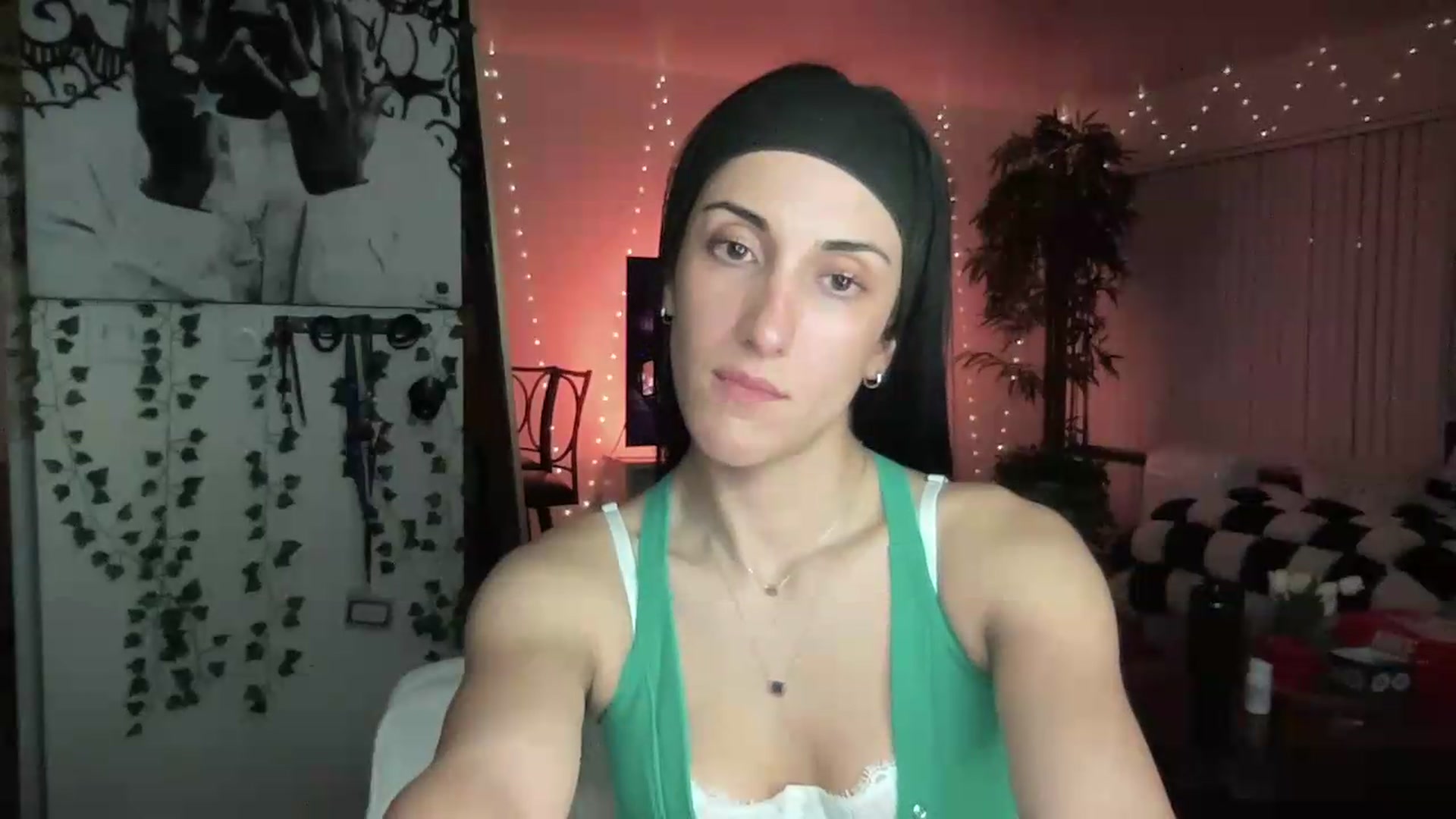 Gallery image thumbnail from LittlePersian's myfreecams stream on, 08/09/2026, 11:23 image 10 of 20