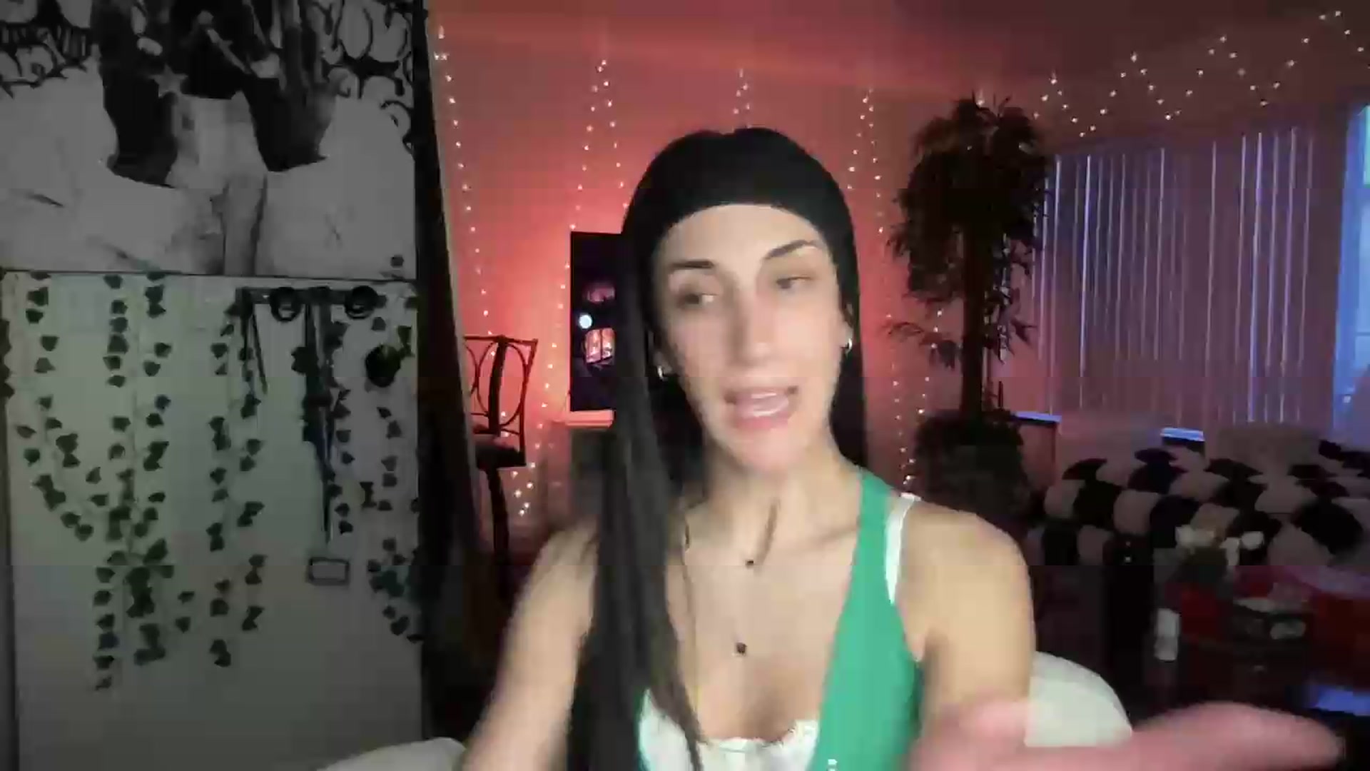Gallery image thumbnail from LittlePersian's myfreecams stream on, 08/09/2026, 12:53 image 5 of 20