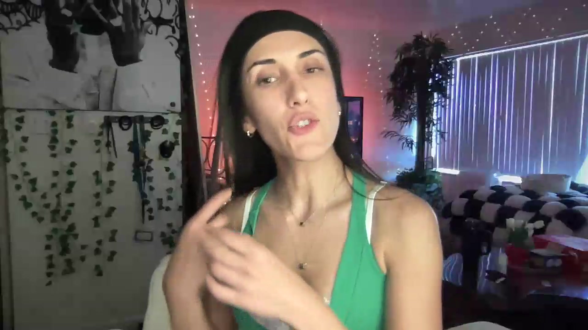 Gallery image thumbnail from LittlePersian's myfreecams stream on, 08/09/2026, 14:48 image 12 of 20