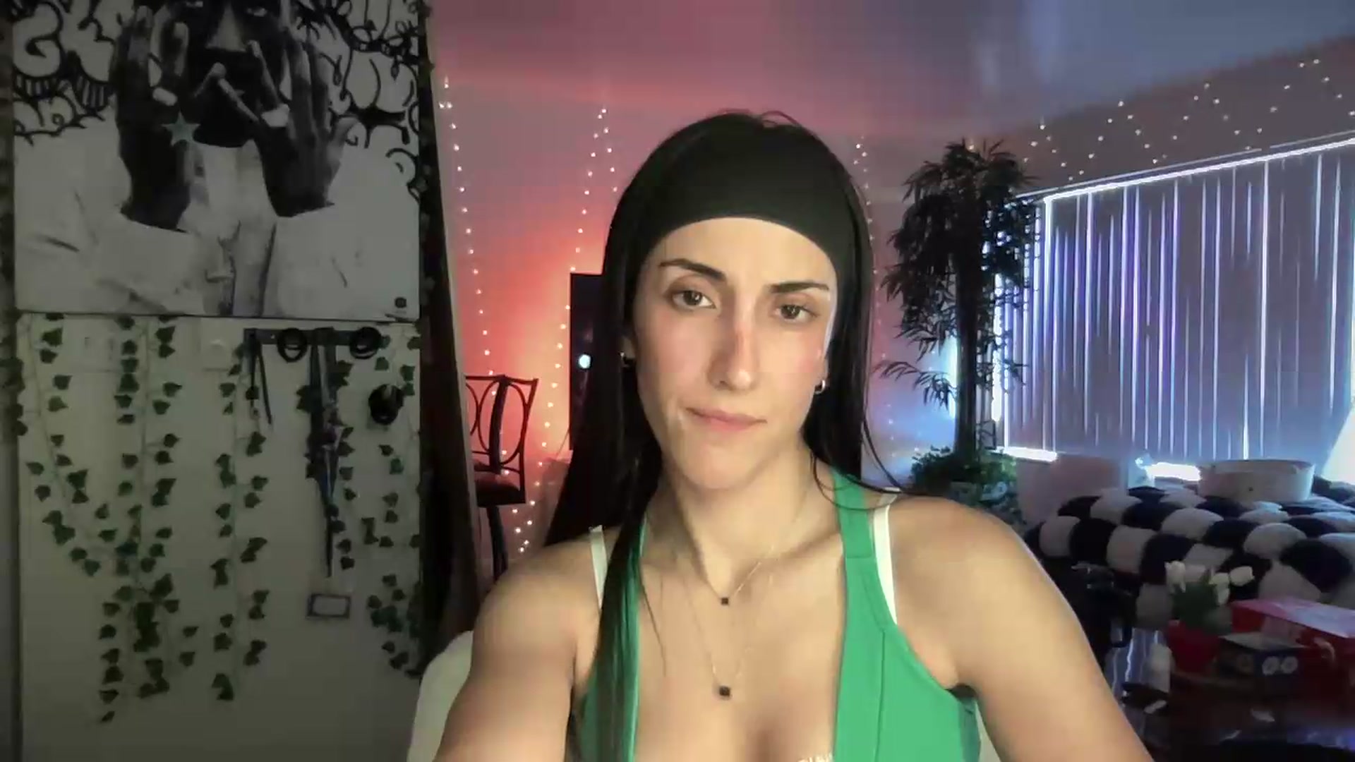 Gallery image thumbnail from LittlePersian's myfreecams stream on, 08/09/2026, 15:05 image 20 of 20