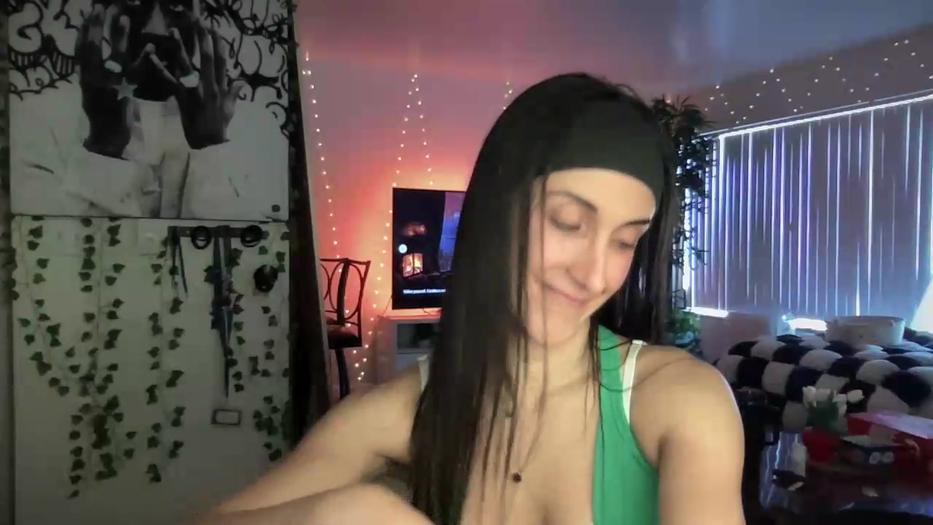 Gallery image thumbnail from LittlePersian's myfreecams stream on, 08/09/2026, 15:05 image 19 of 20
