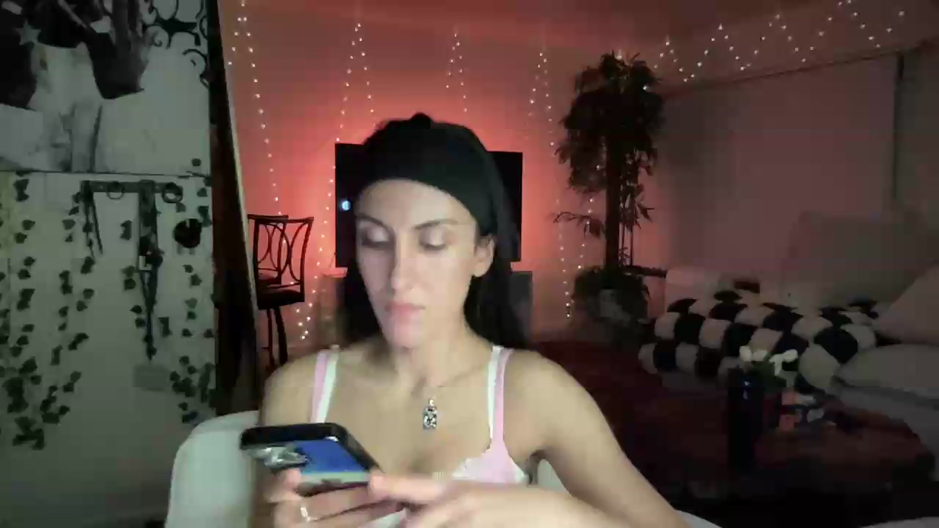 Gallery image thumbnail from LittlePersian's myfreecams stream on, 08/16/2026, 10:03 image 2 of 20