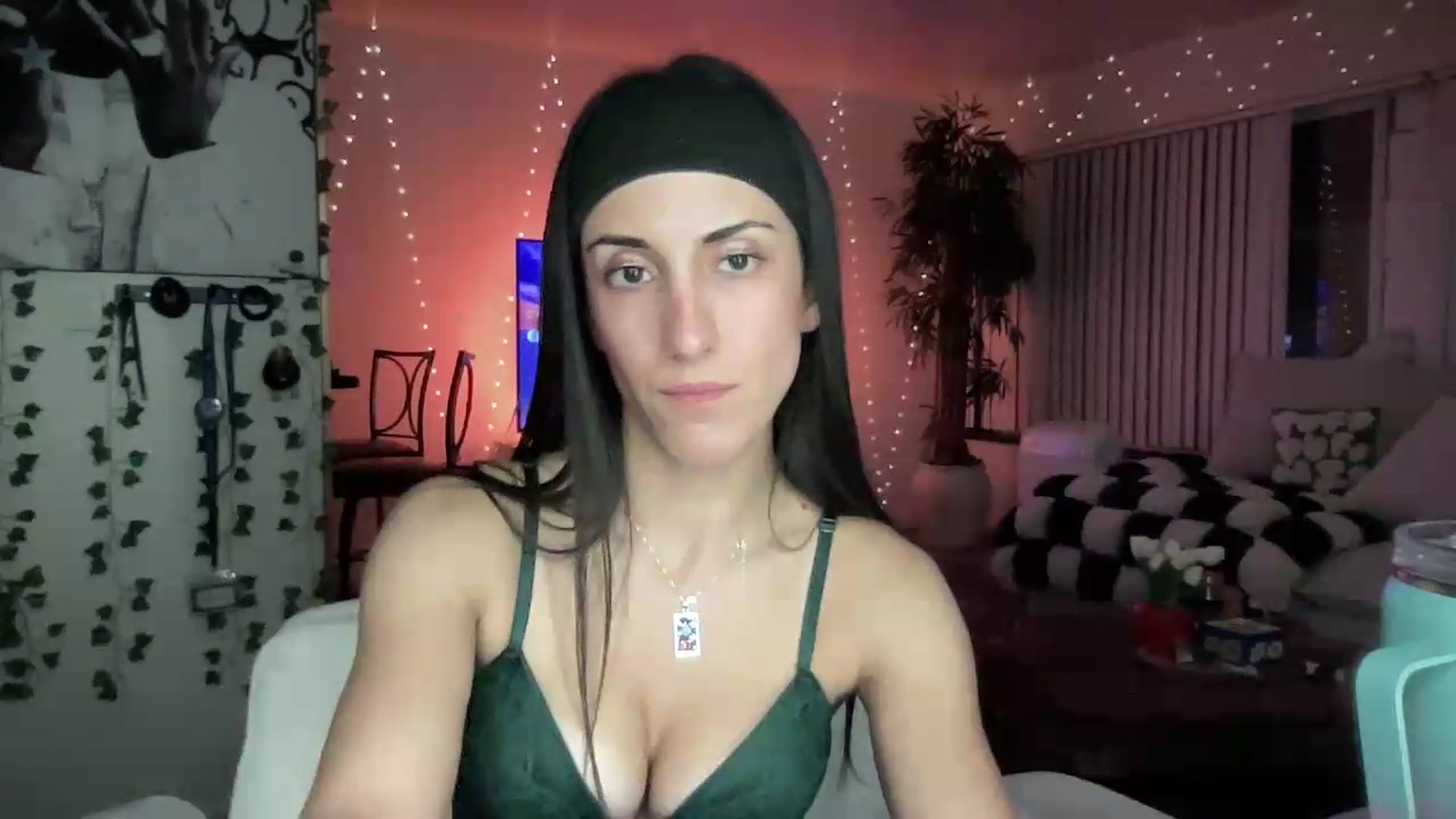 Gallery image thumbnail from LittlePersian's myfreecams stream on, 08/23/2026, 09:39 image 8 of 20