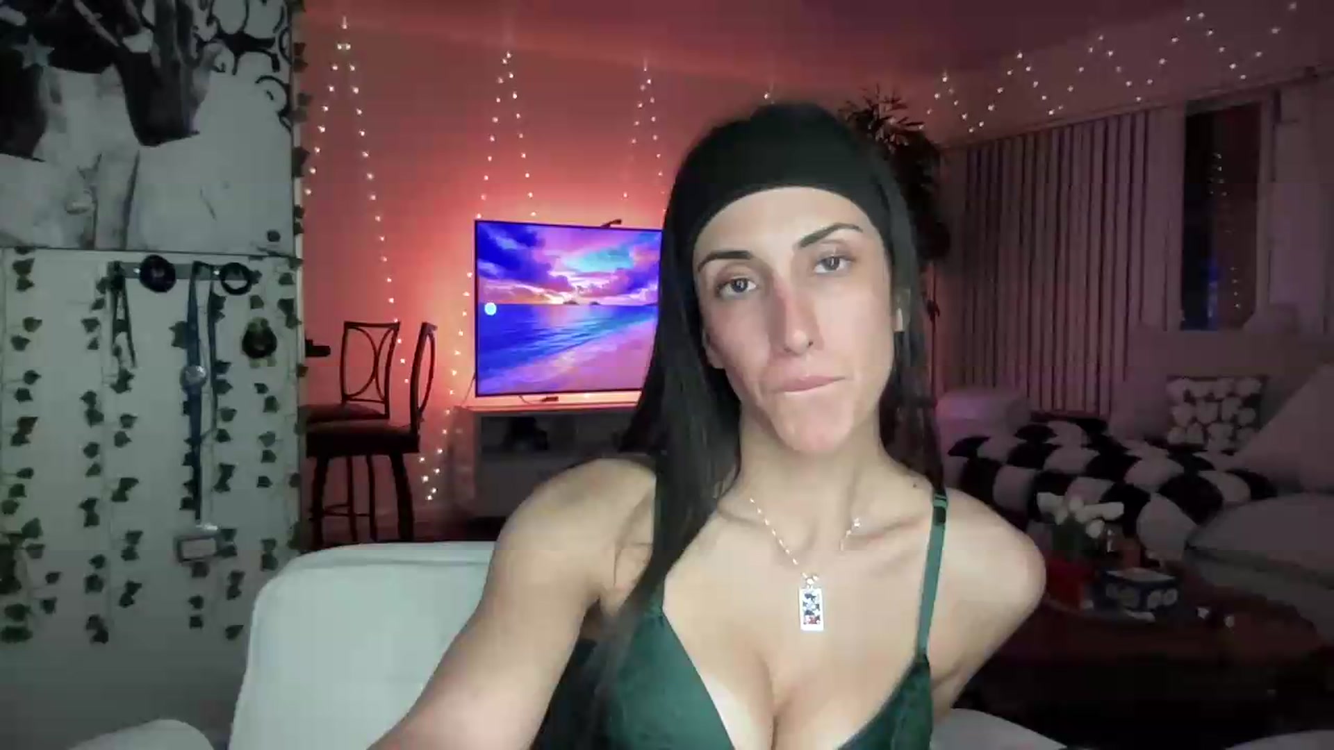 Gallery image thumbnail from LittlePersian's myfreecams stream on, 08/23/2026, 09:39 image 12 of 20