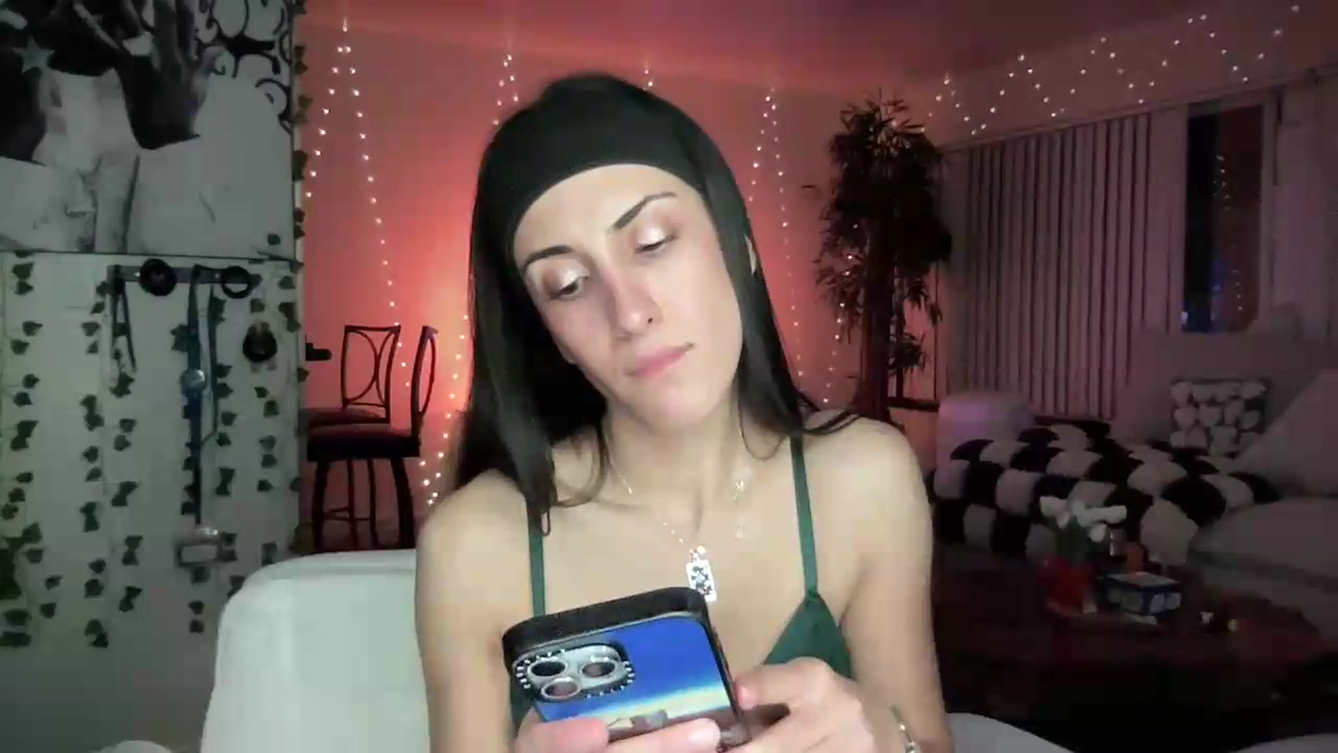 Gallery image thumbnail from LittlePersian's myfreecams stream on, 08/23/2026, 09:39 image 7 of 20