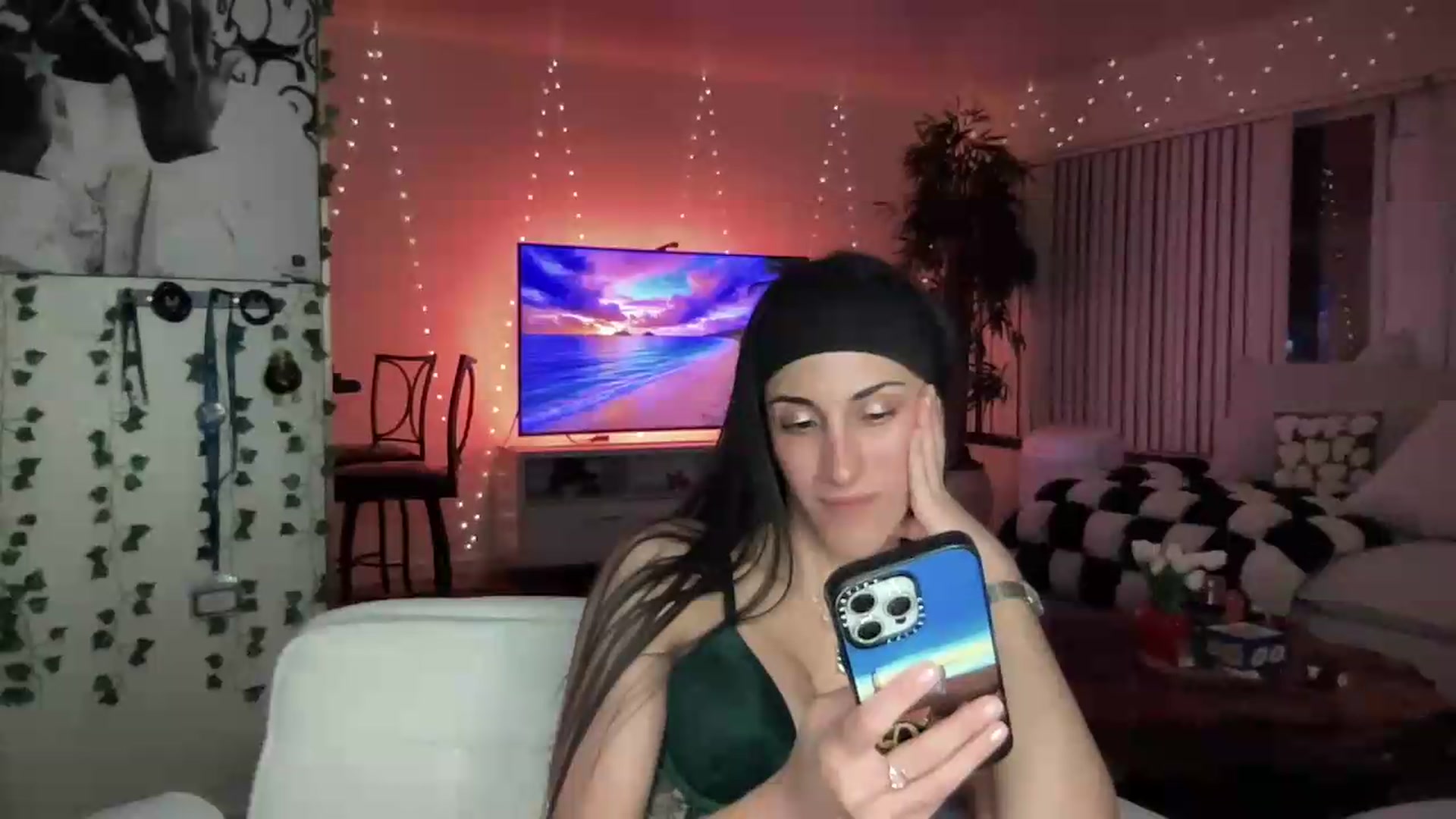 Gallery image thumbnail from LittlePersian's myfreecams stream on, 08/23/2026, 09:39 image 10 of 20