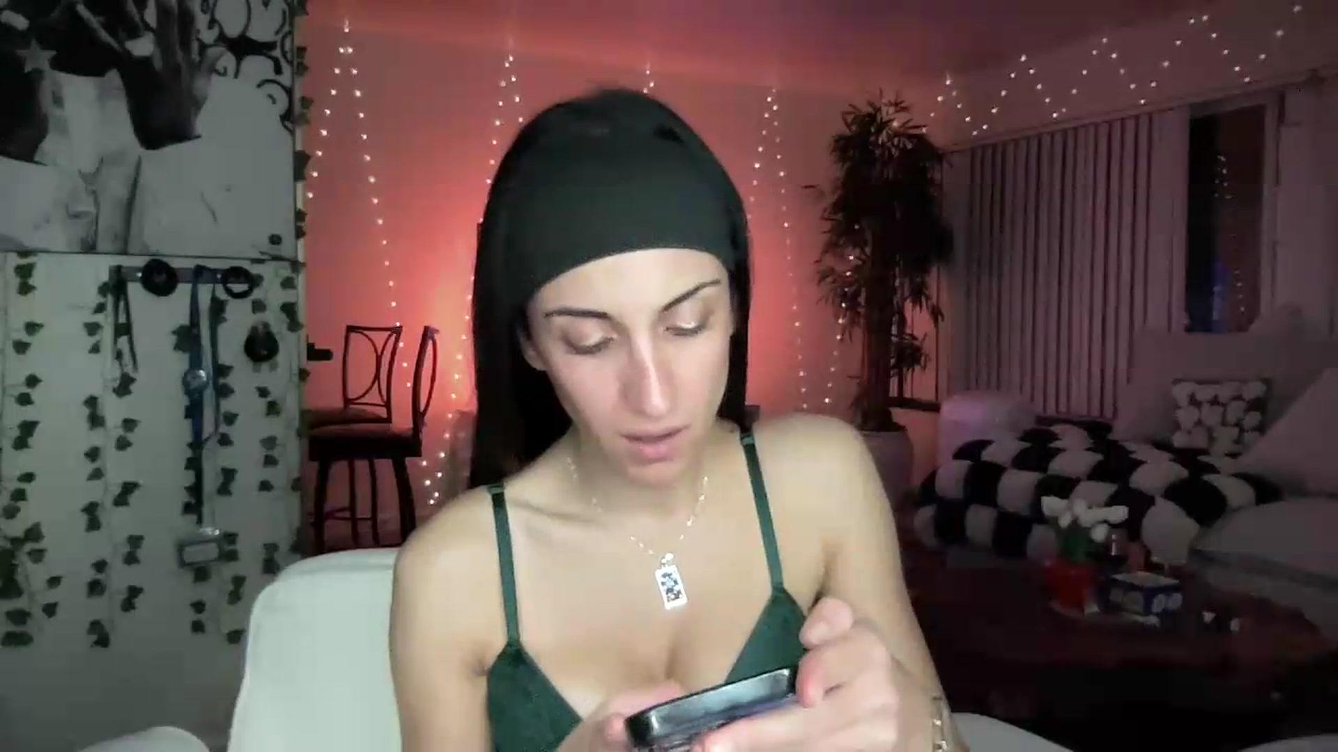 Gallery image thumbnail from LittlePersian's myfreecams stream on, 08/23/2026, 09:39 image 16 of 20